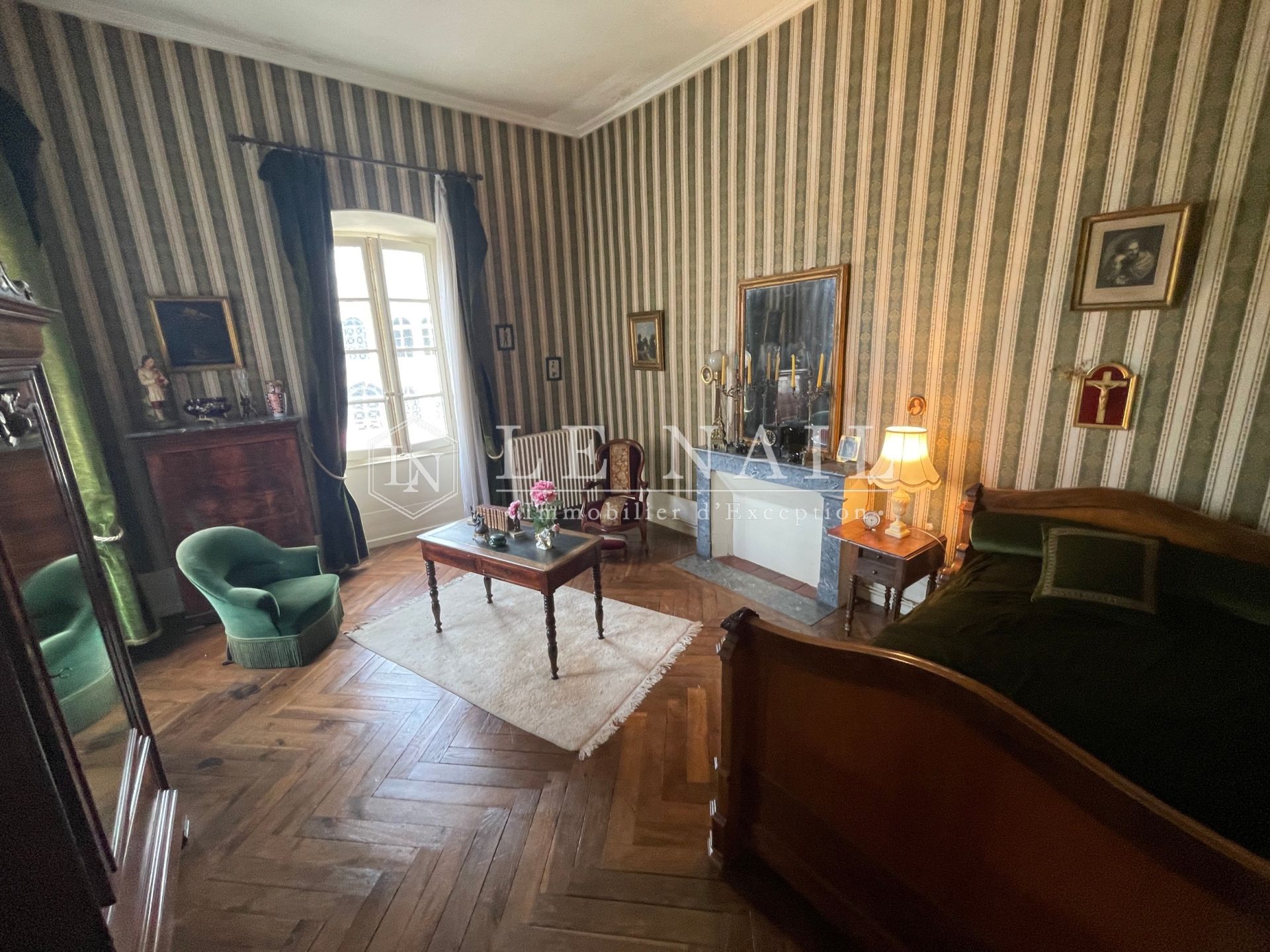 hôtel particulier 17 pièces en vente à LE BLANC (36300)