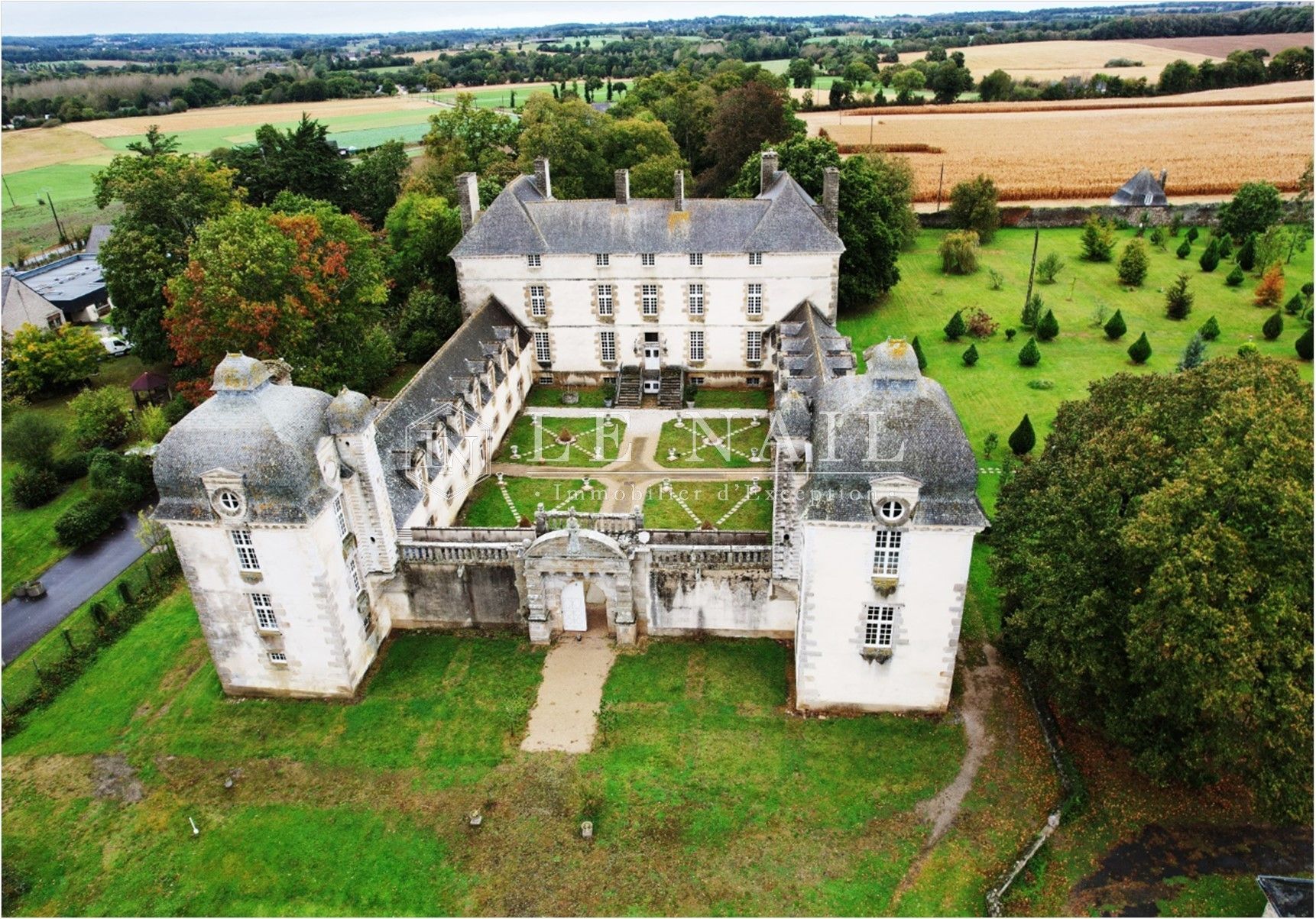 castle 18 rooms for sale on DINAN (22100)