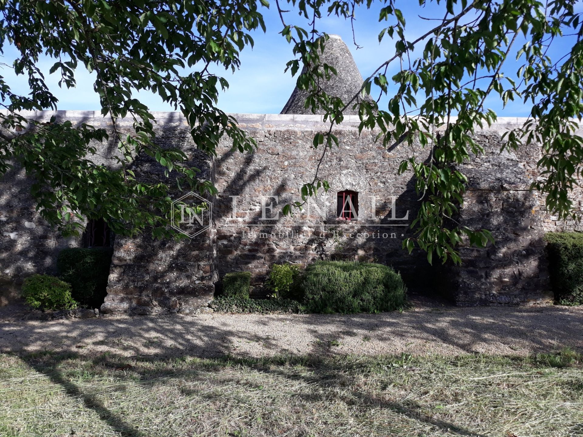 property 4 rooms for sale on SAUMUR (49400)