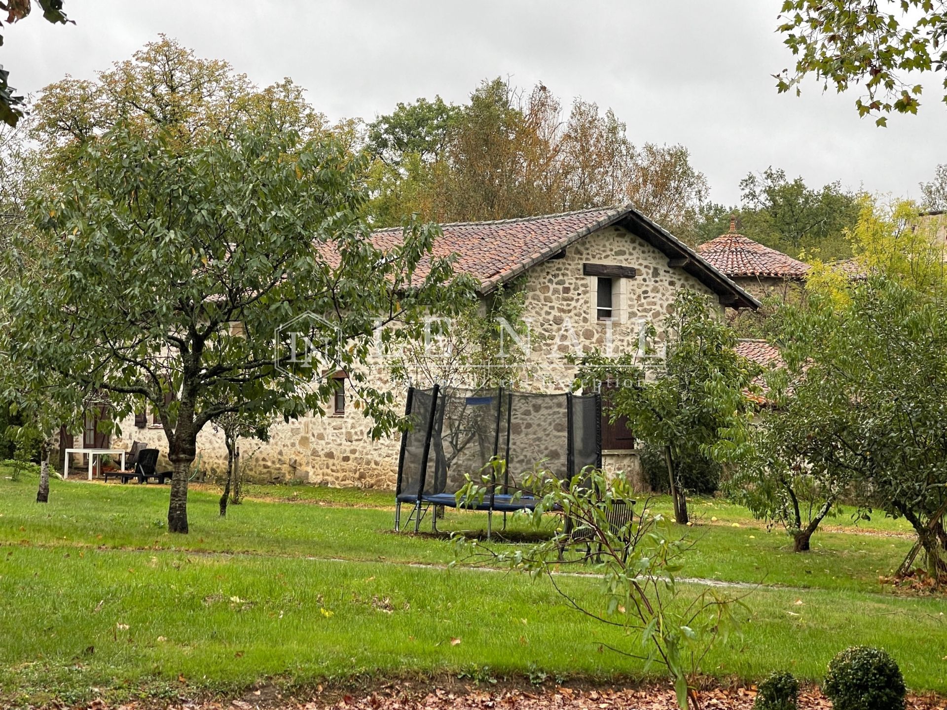 château 18 pièces en vente à ANGOULEME (16000)