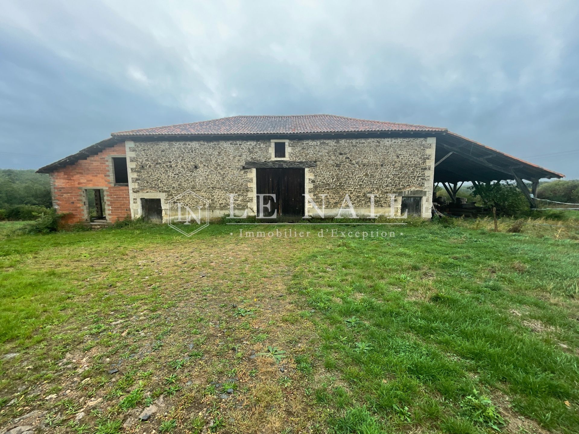 château 18 pièces en vente à ANGOULEME (16000)