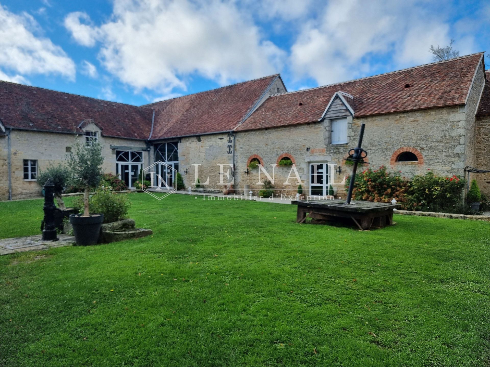 castle 16 rooms for sale on ALENCON (61000)