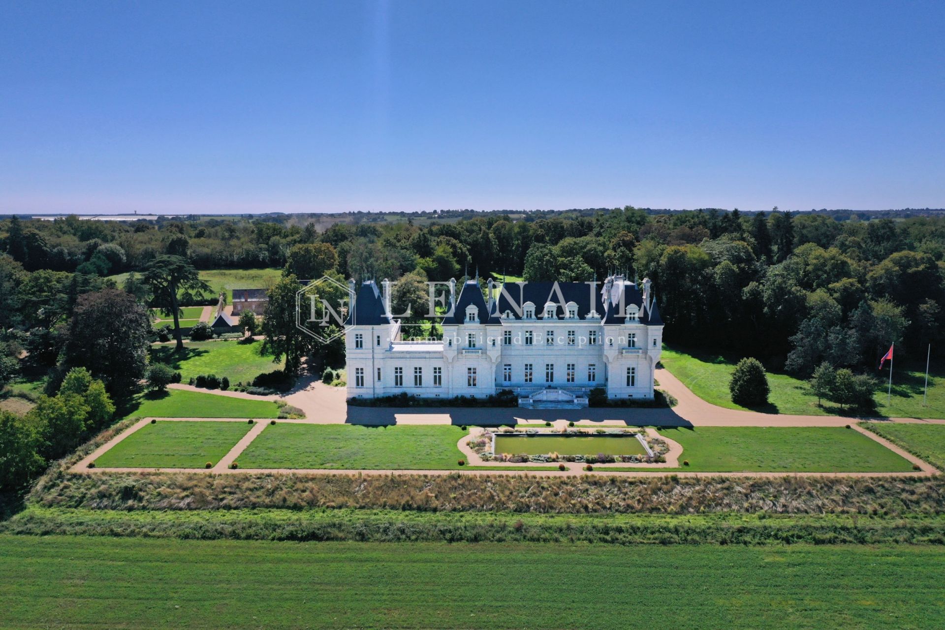 château 25 pièces en vente à LE LION D ANGERS (49220)