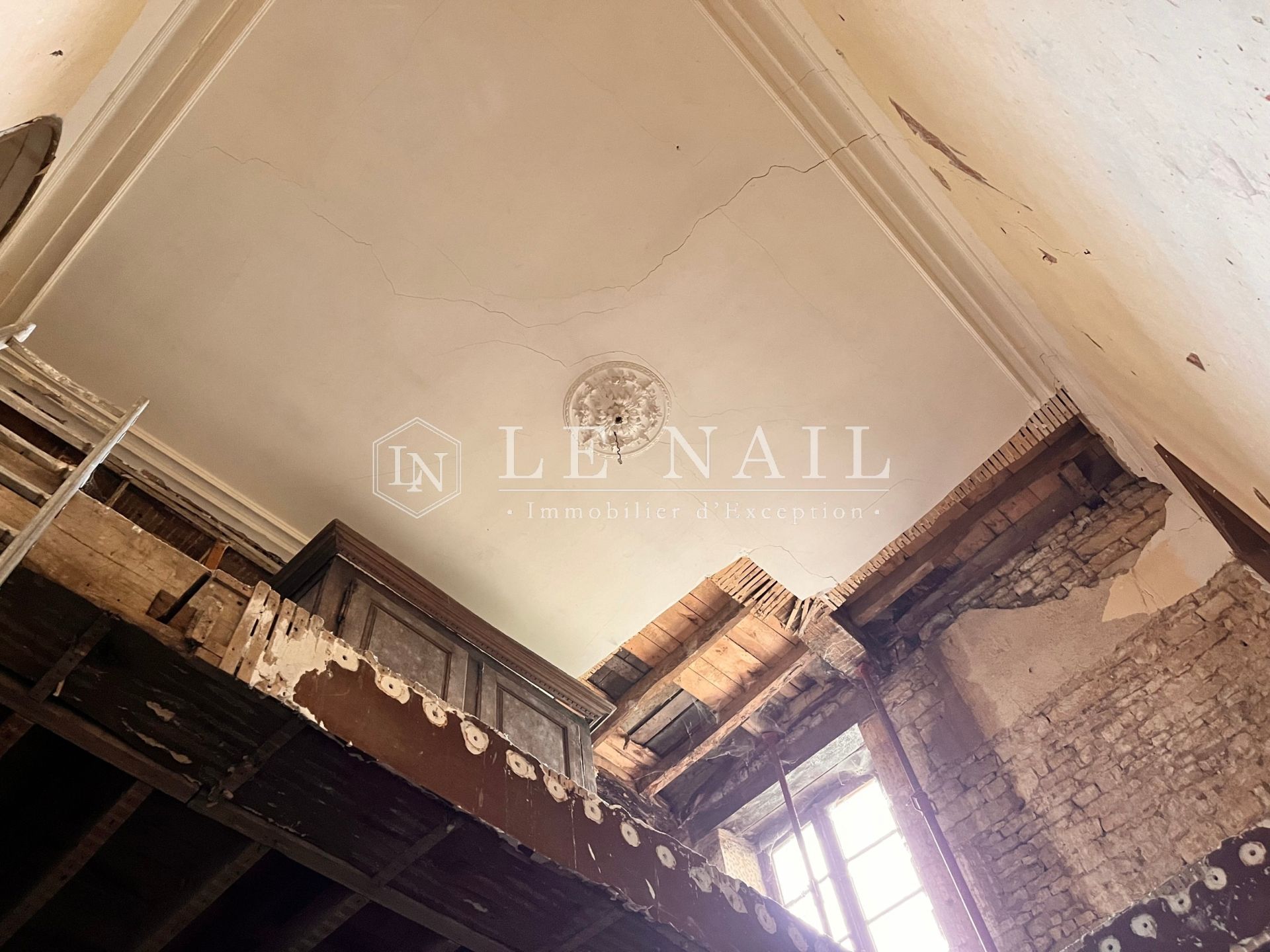 mansion 1 room for sale on STE HERMINE (85210)