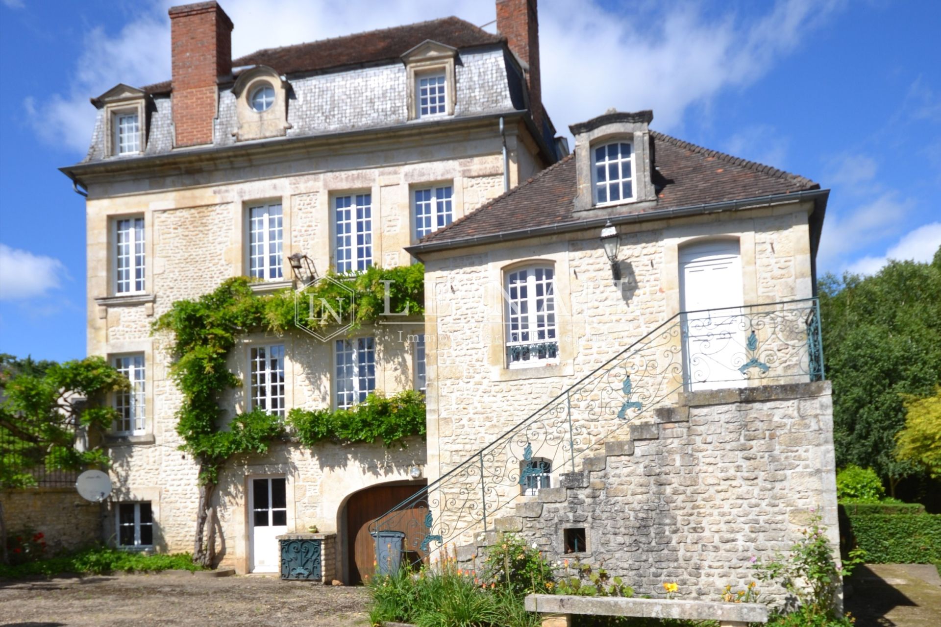 mansion 12 rooms for sale on FALAISE (14700)