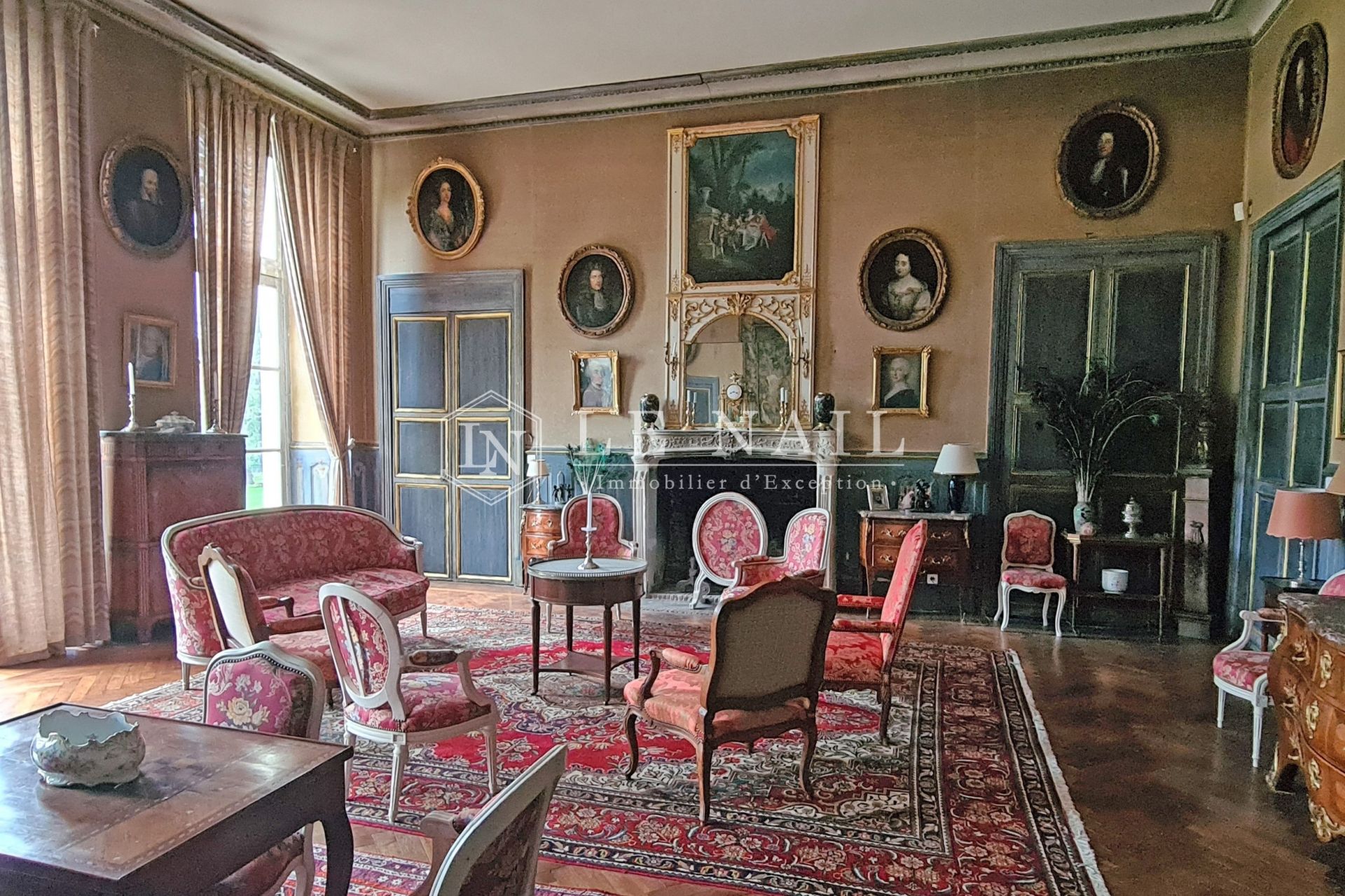 castle 20 rooms for sale on Bourges (18000)