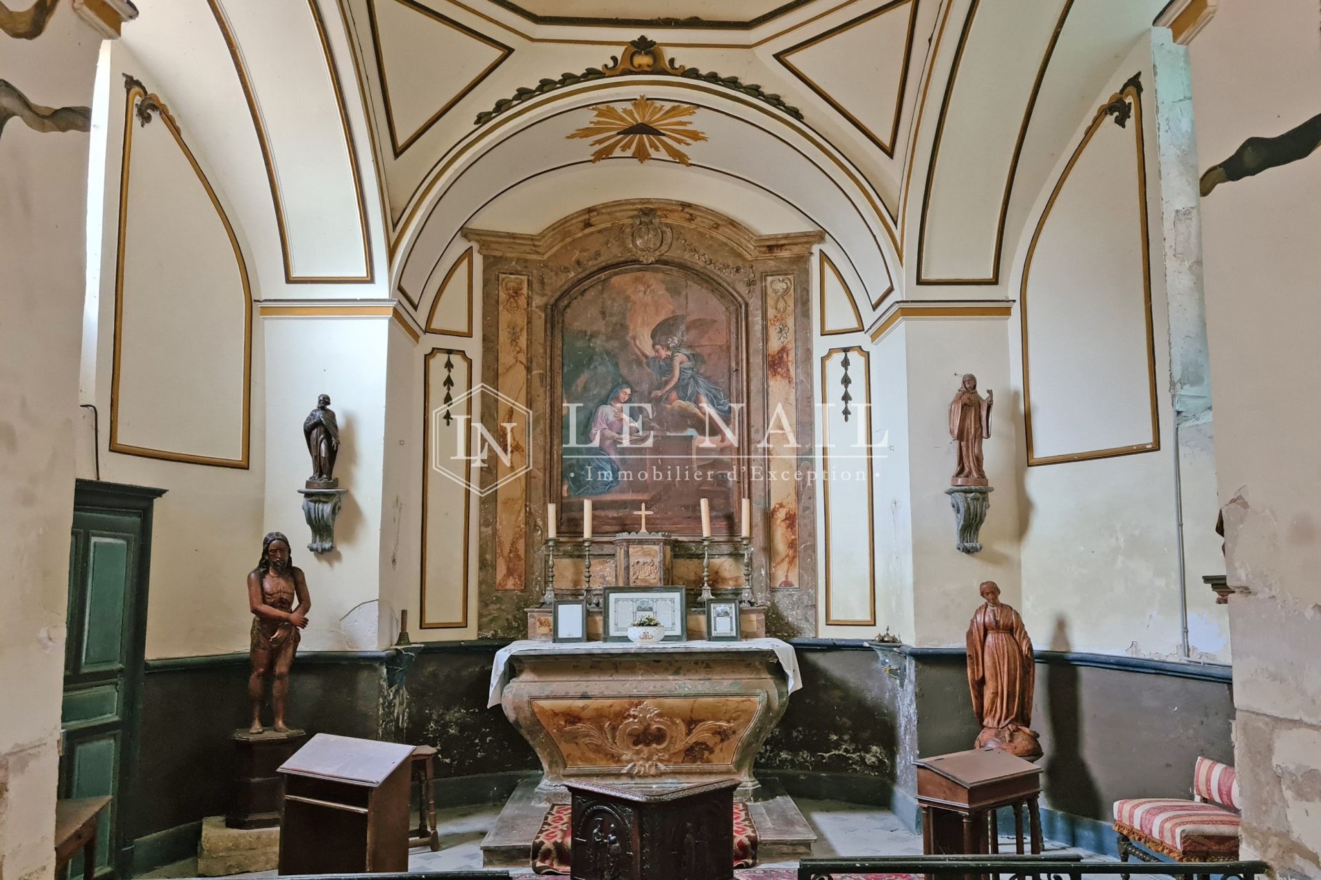 castle 20 rooms for sale on Bourges (18000)