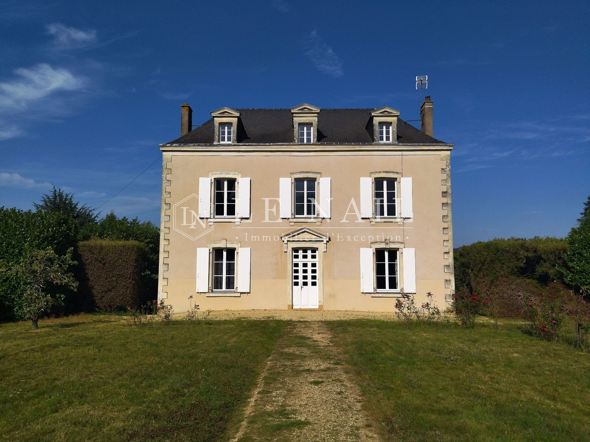 house 10 rooms for sale on CHATEAU GONTIER SUR MAYENNE (53200)
