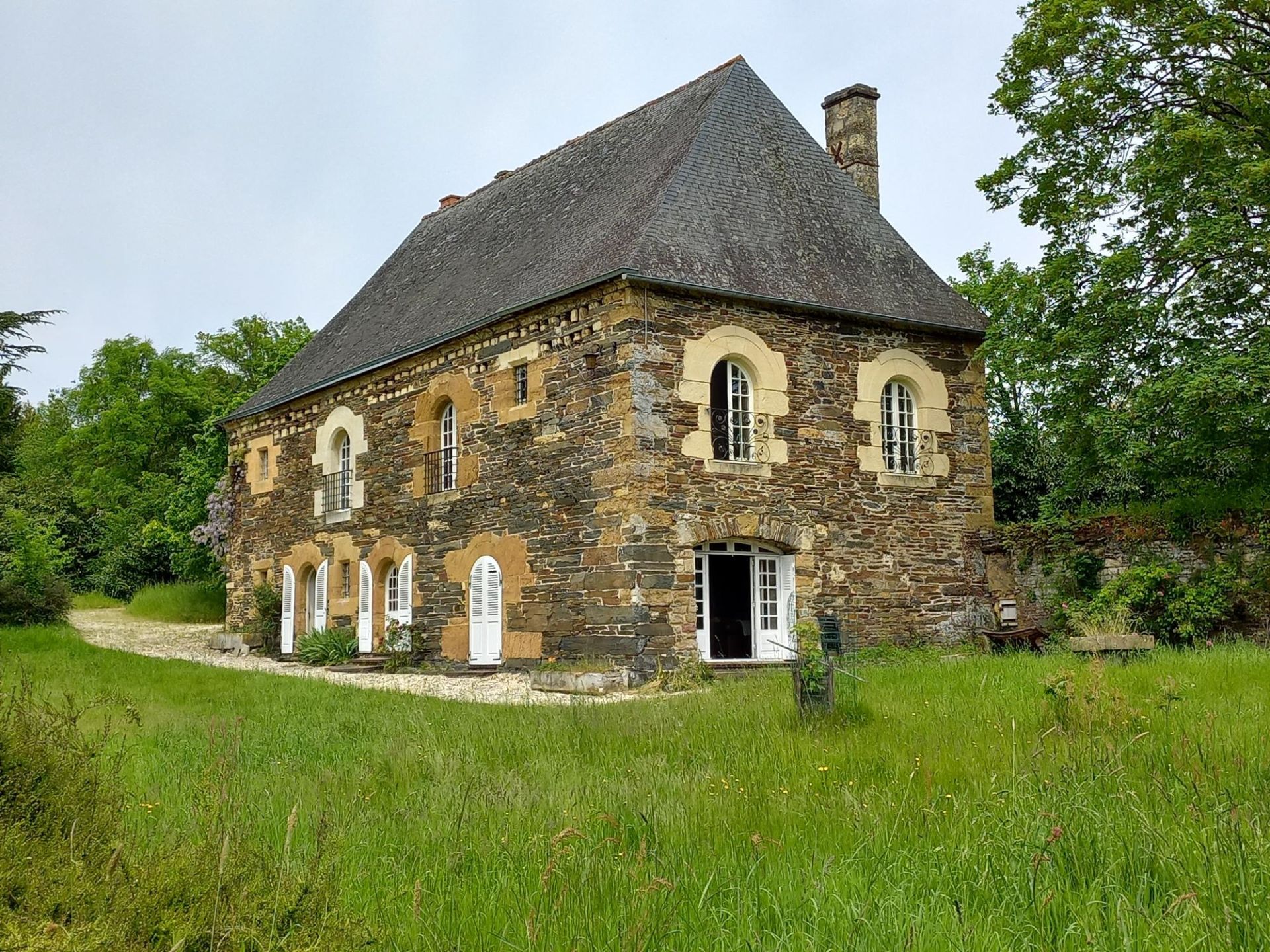 property 9 rooms for sale on THURY HARCOURT (14220)