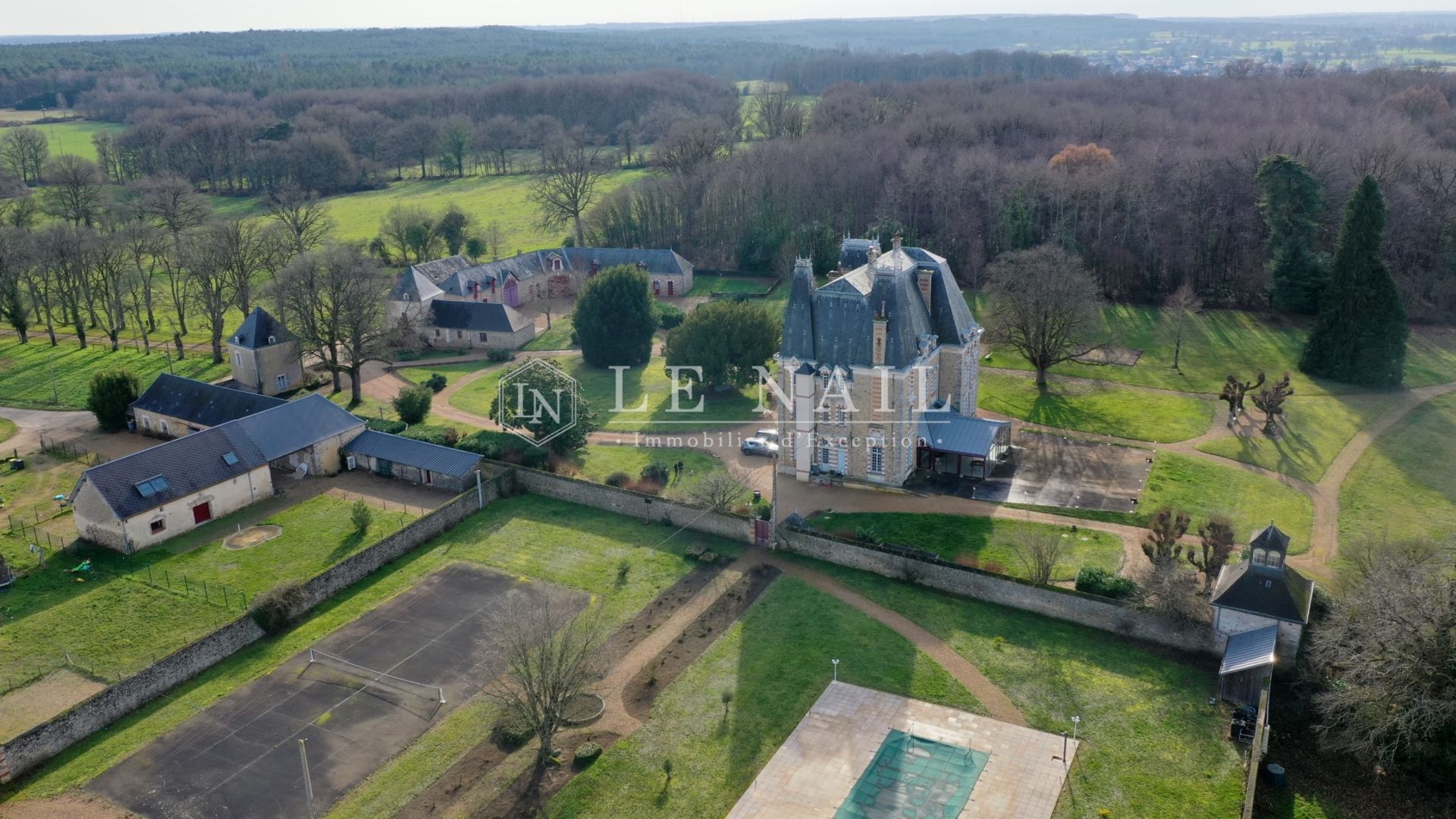château 28 pièces en vente à LE MANS (72000)