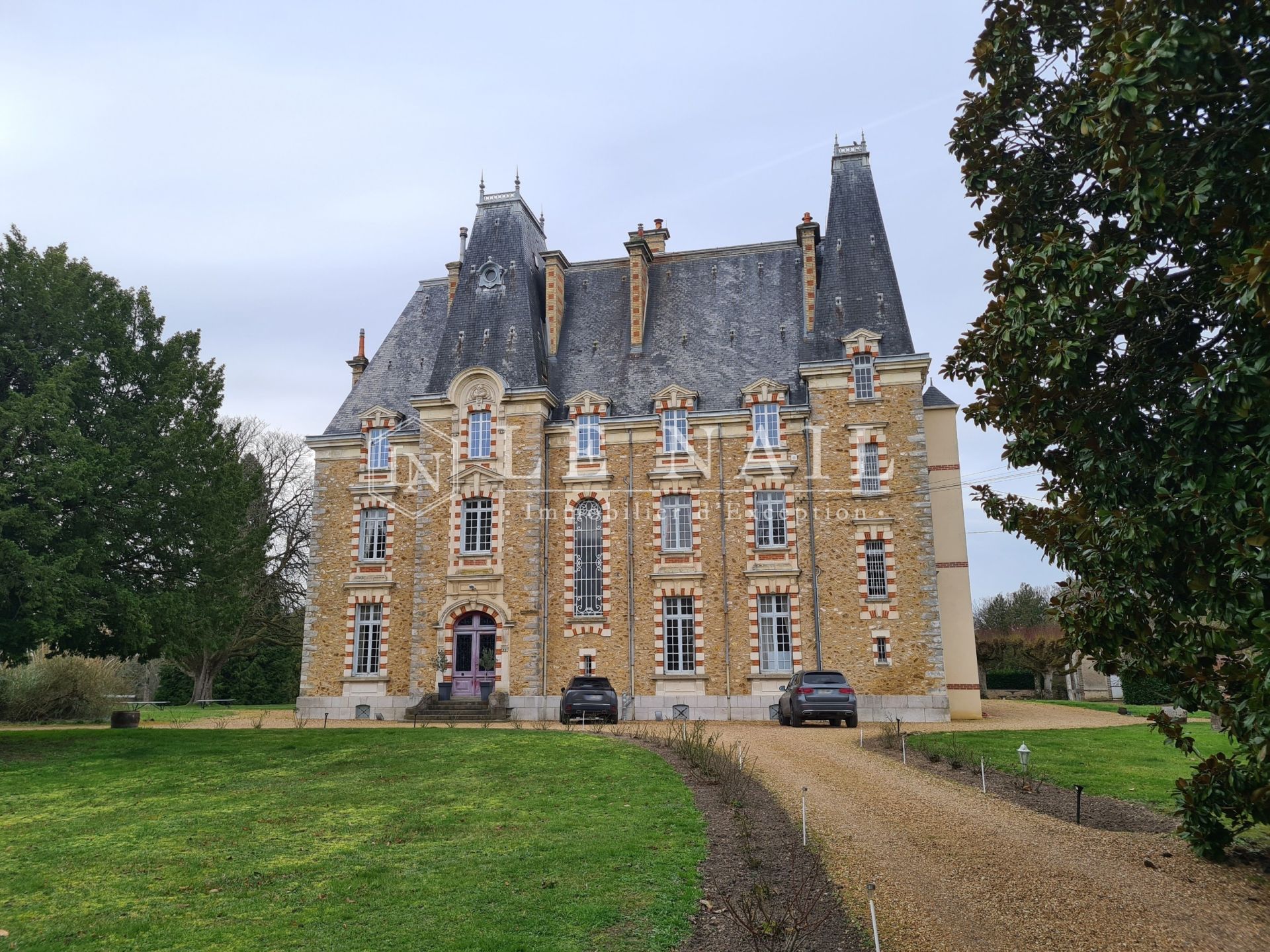château 28 pièces en vente à LE MANS (72000)