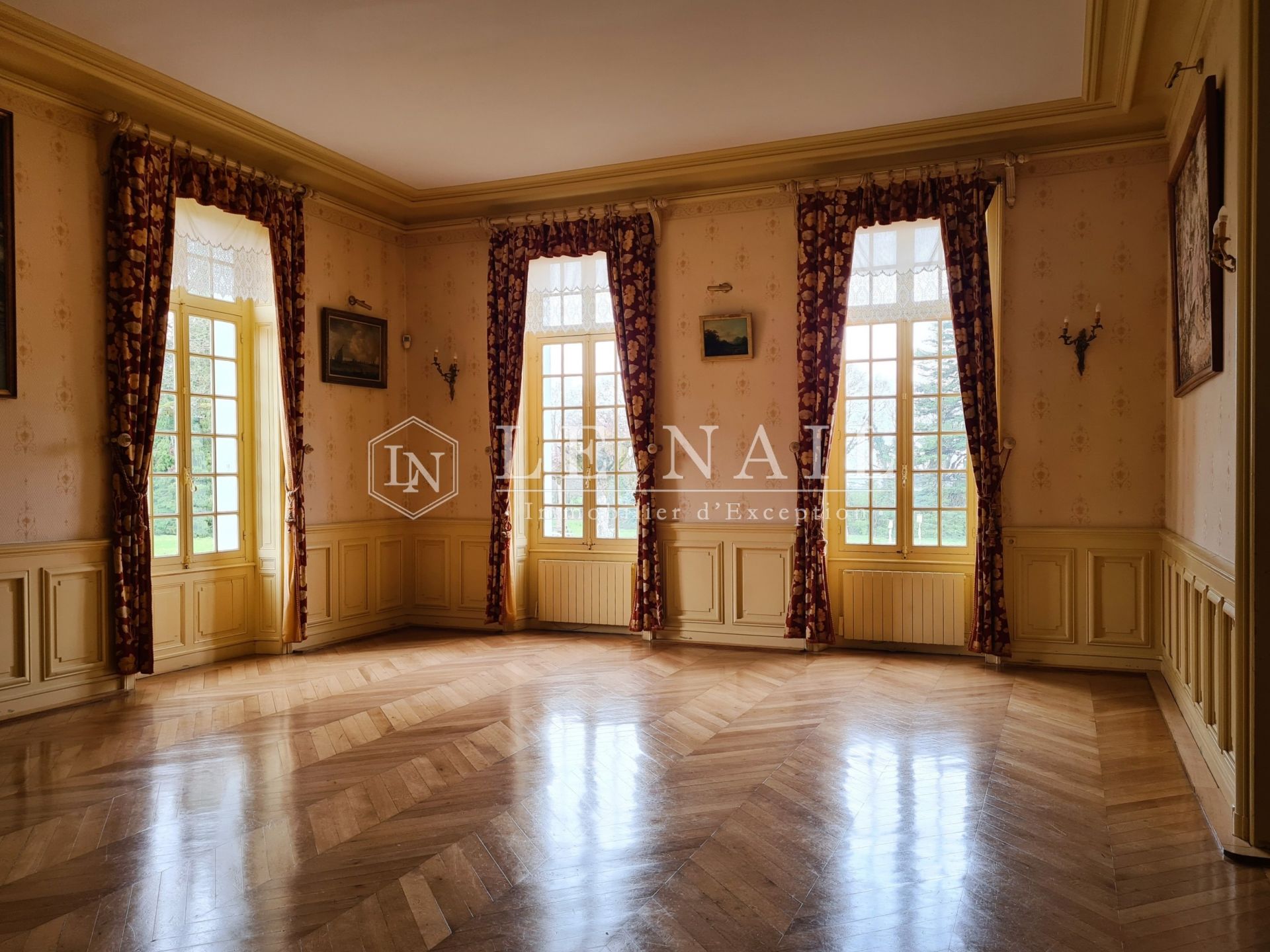 château 28 pièces en vente à LE MANS (72000)