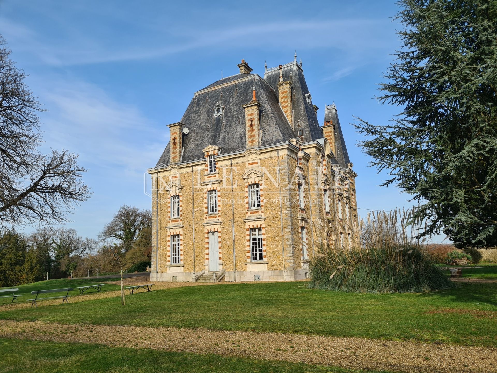 château 28 pièces en vente à LE MANS (72000)