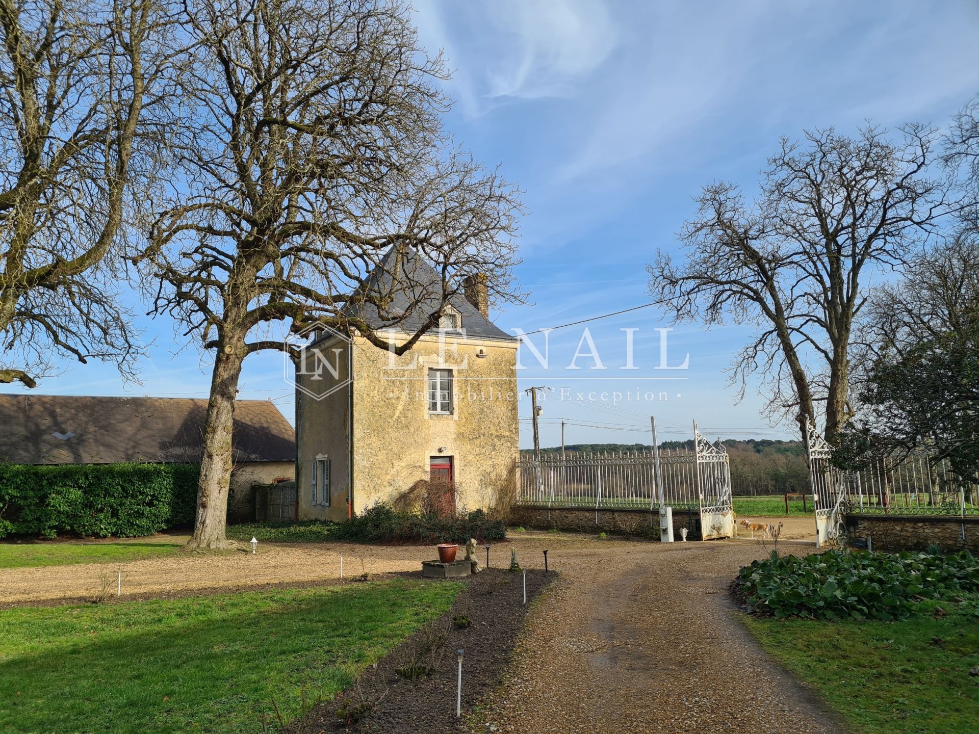 château 28 pièces en vente à LE MANS (72000)
