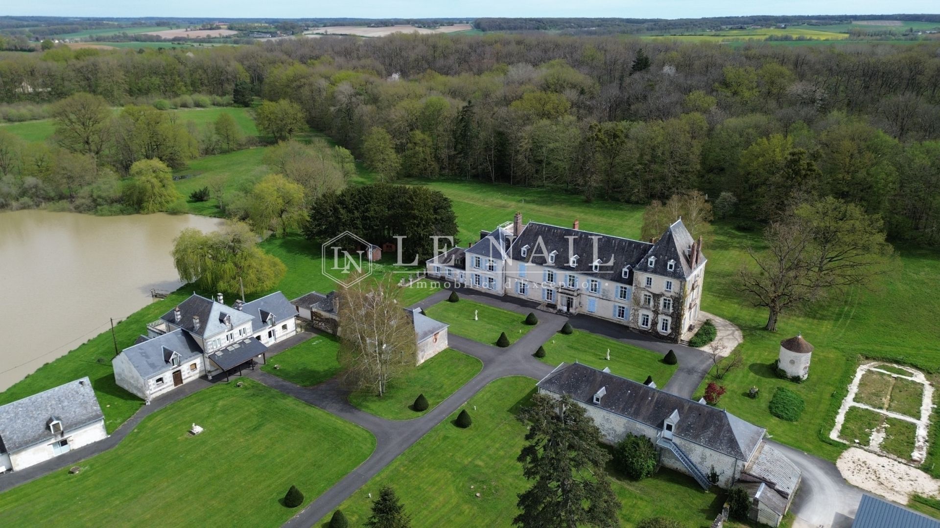 château 28 pièces en vente à VALENCAY (36600)