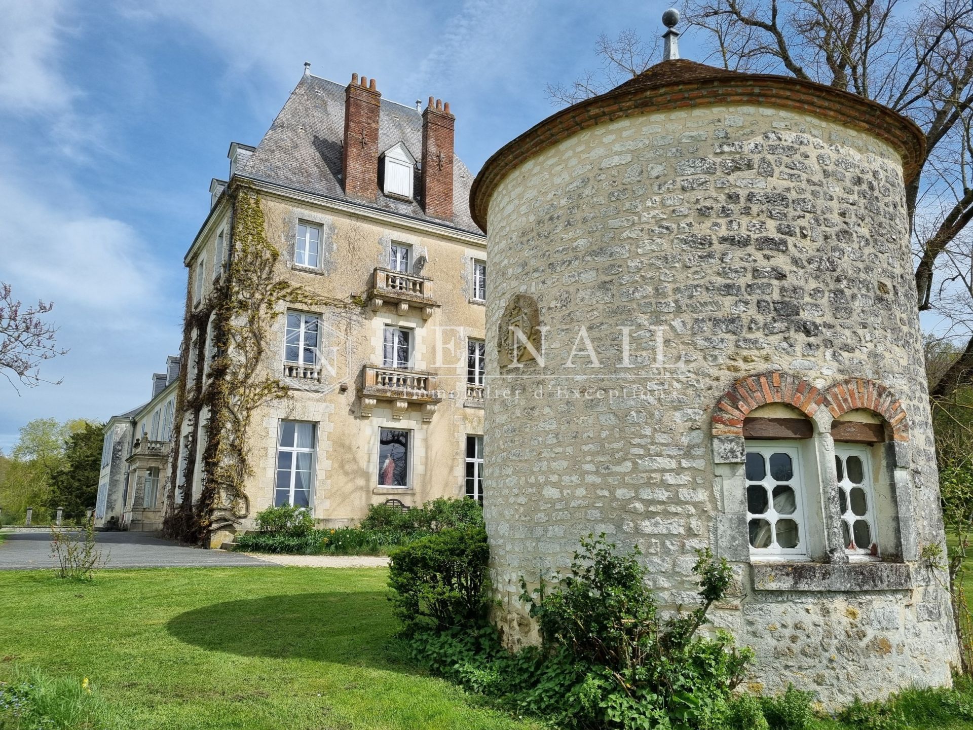 château 28 pièces en vente à VALENCAY (36600)