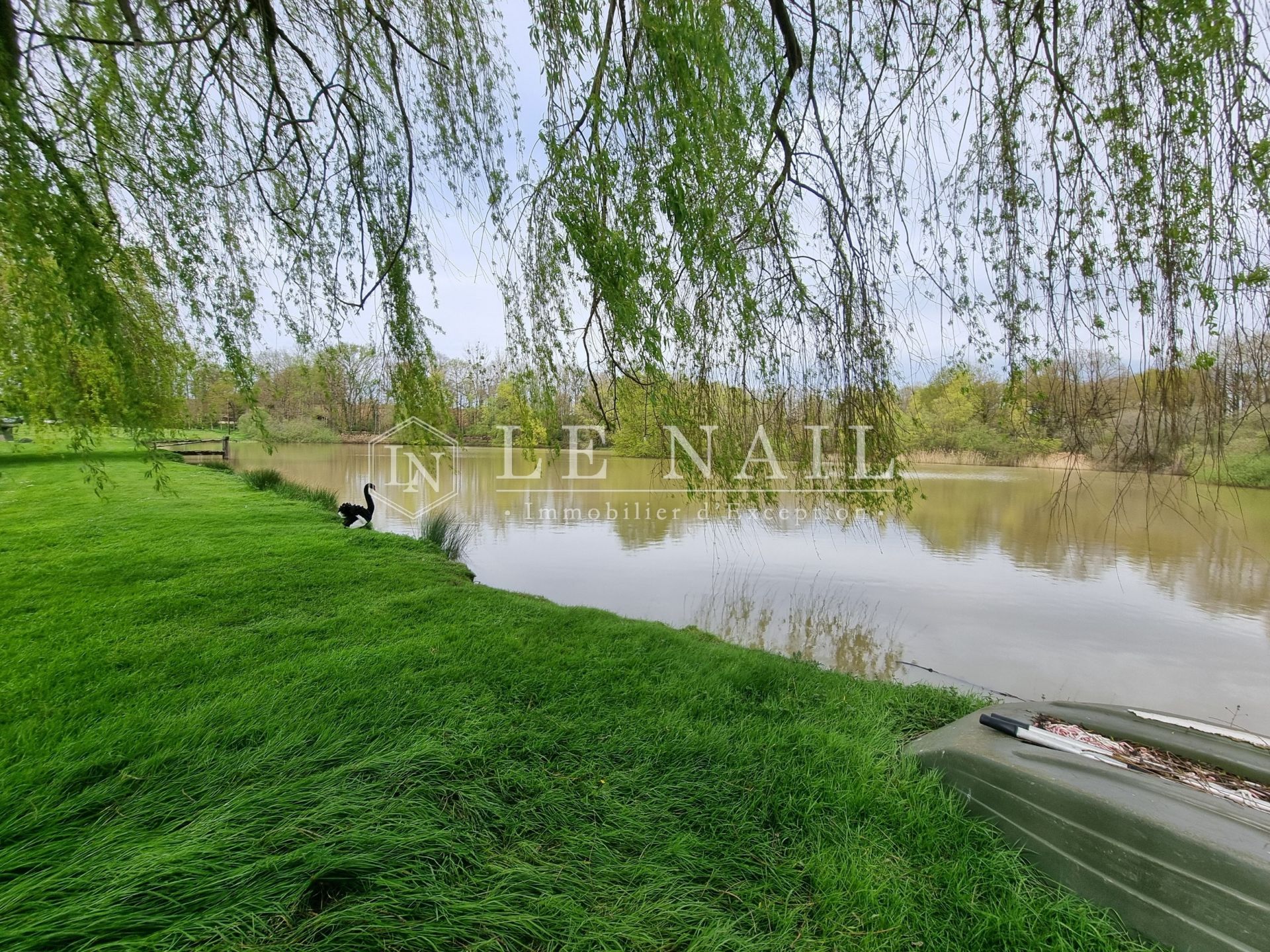 castle 28 rooms for sale on VALENCAY (36600)