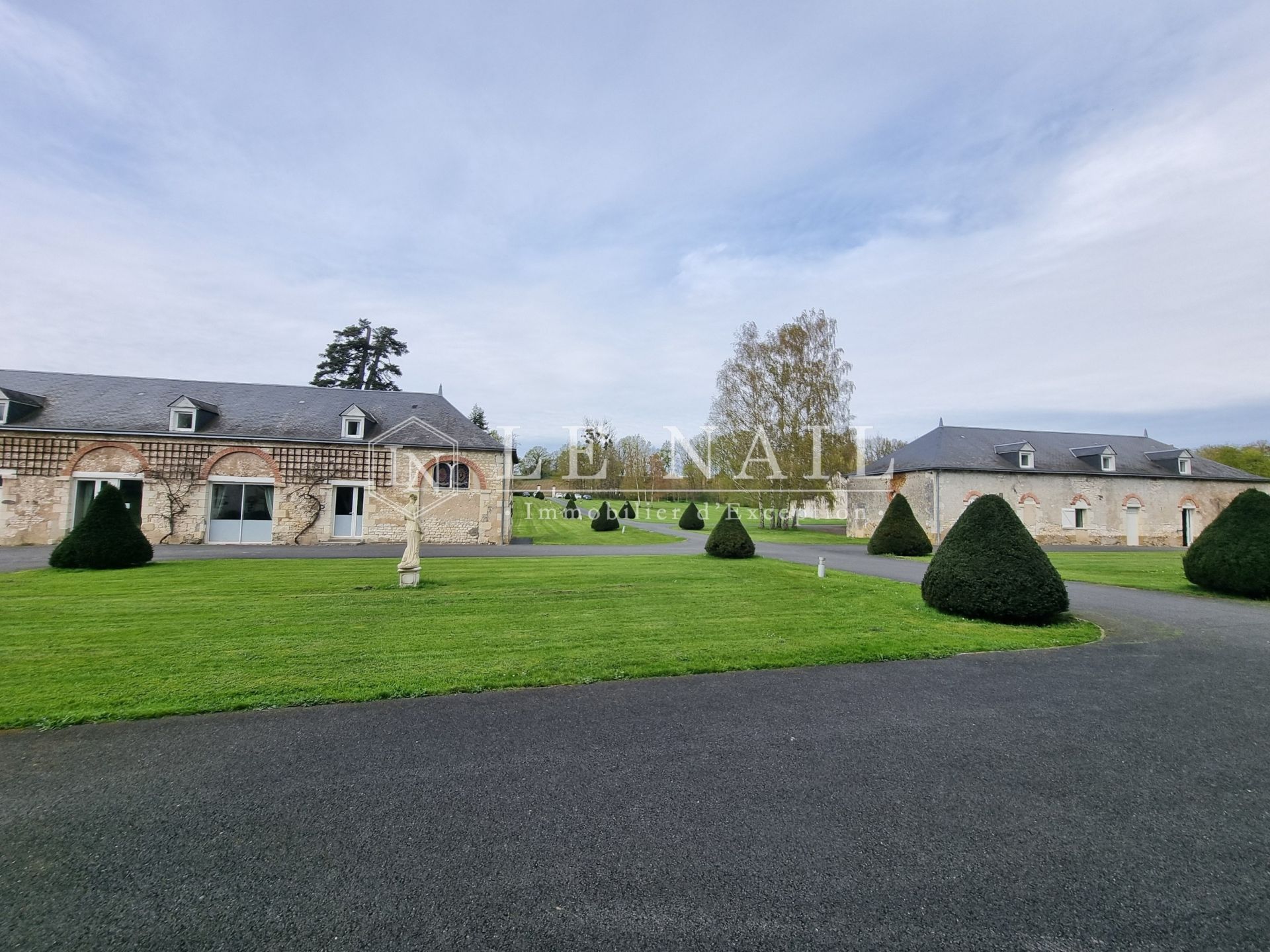 château 28 pièces en vente à VALENCAY (36600)