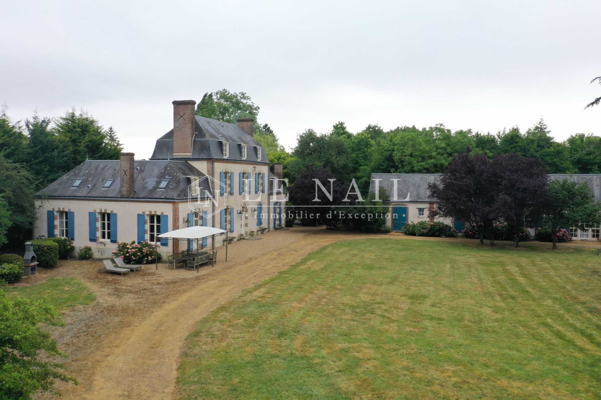 property 11 rooms for sale on LE MANS (72000)