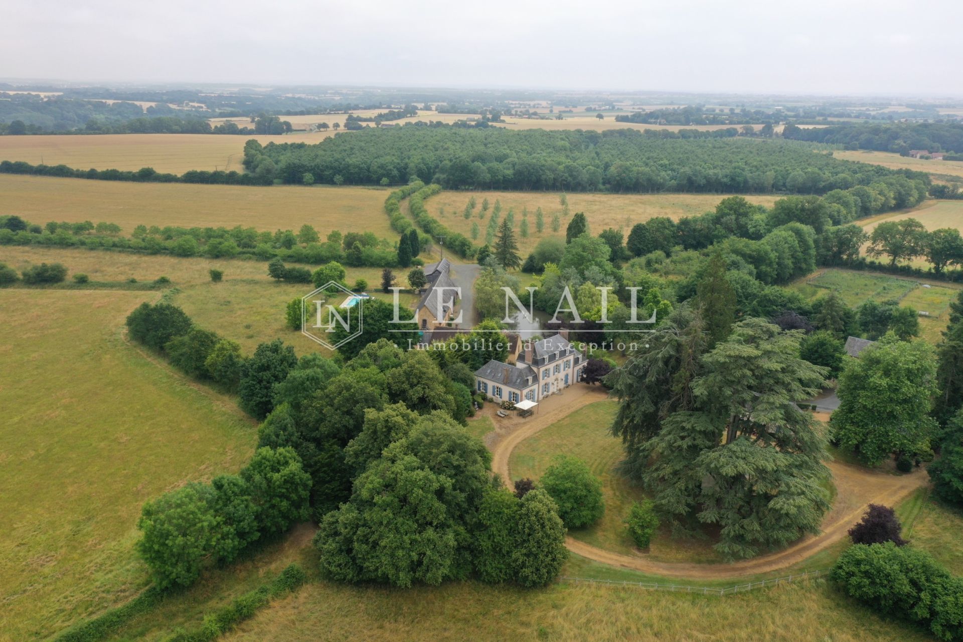 manor house 11 rooms for sale on LE MANS (72000)