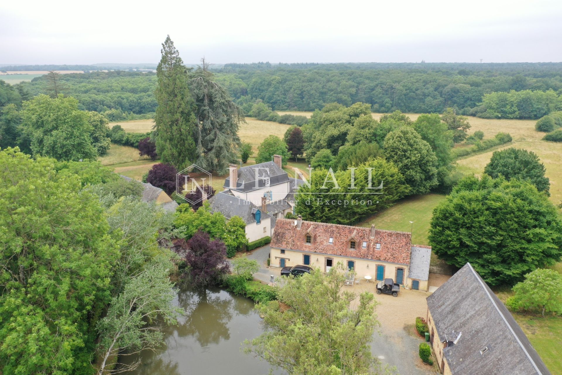 manor house 11 rooms for sale on LE MANS (72000)