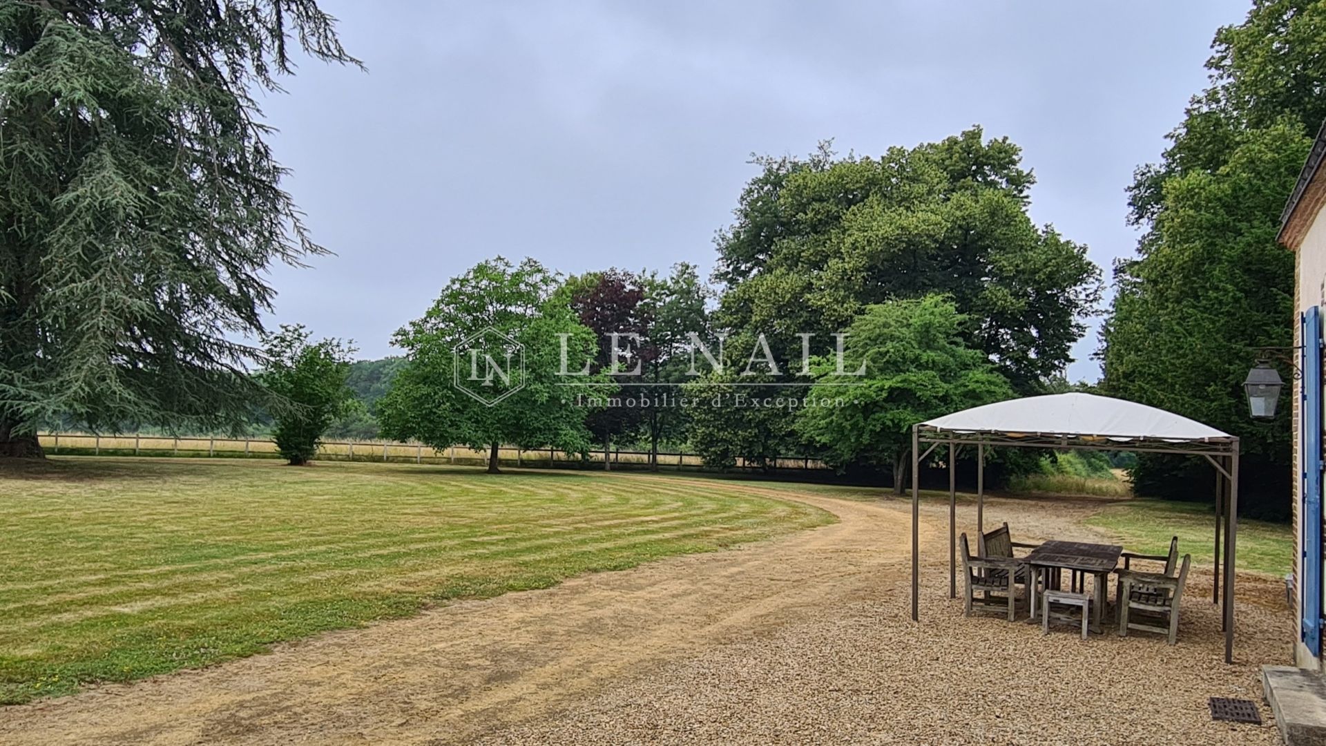 manor house 11 rooms for sale on LE MANS (72000)