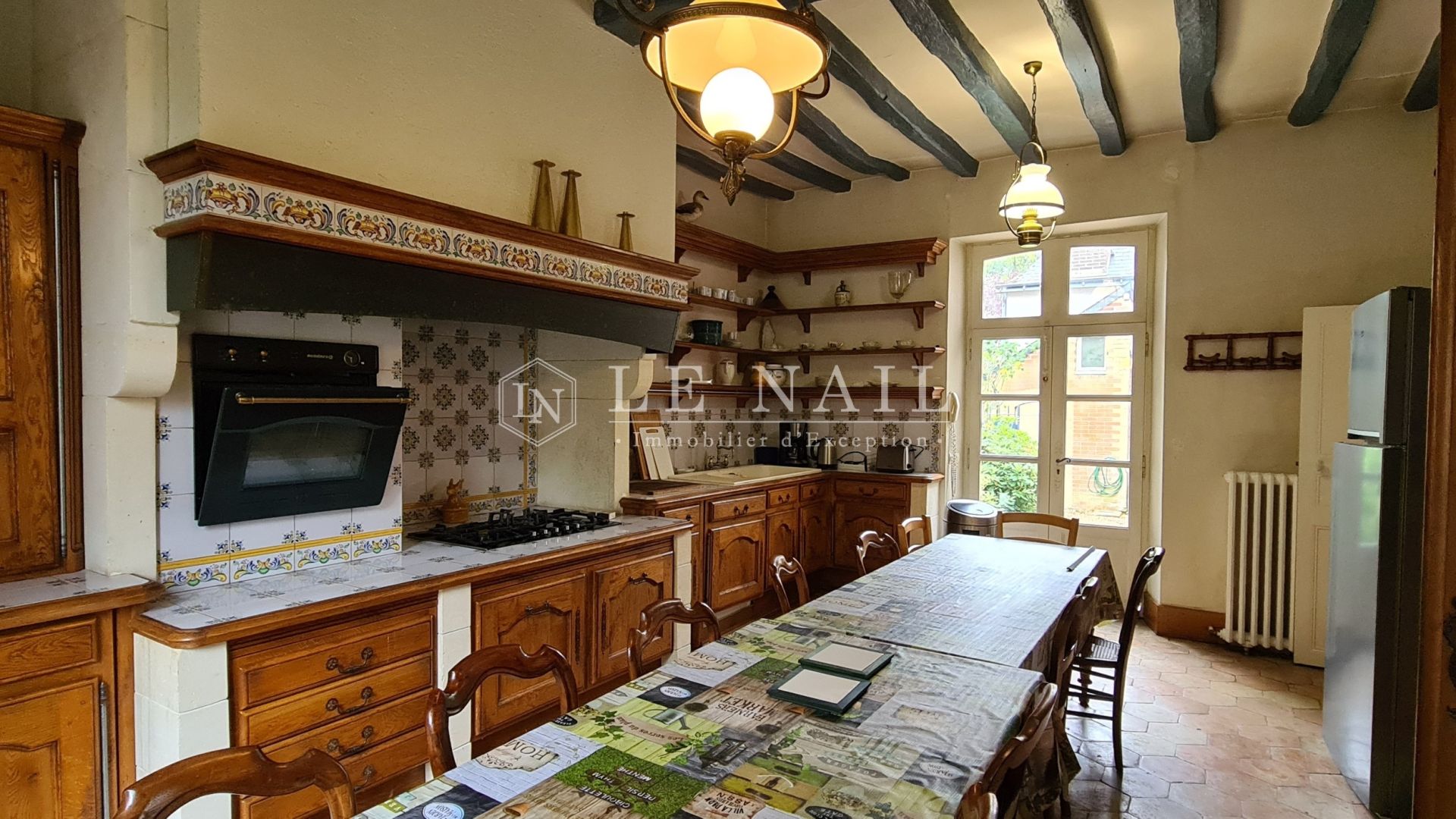 manor house 11 rooms for sale on LE MANS (72000)