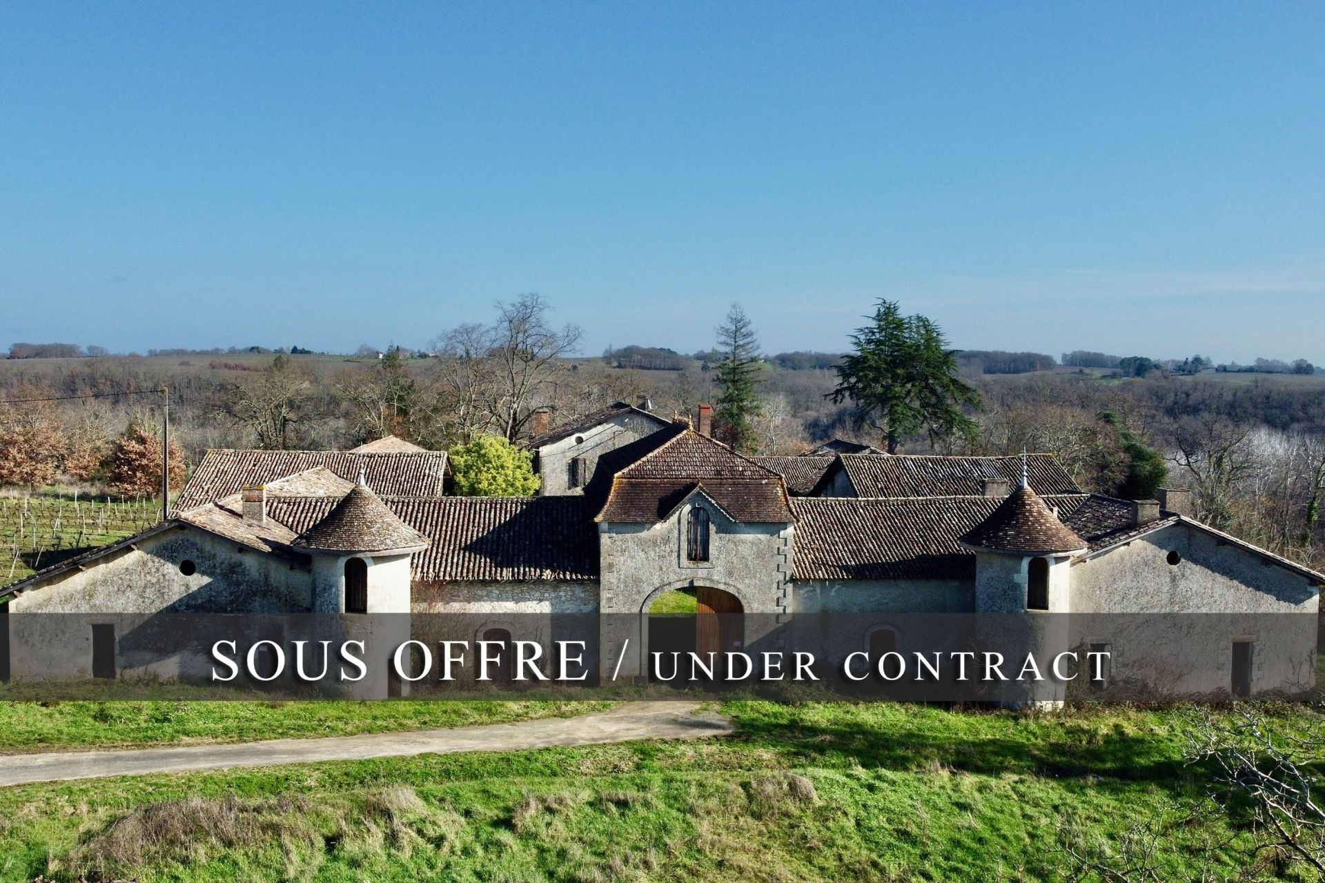 castle 12 rooms for sale on GENSAC (33890)