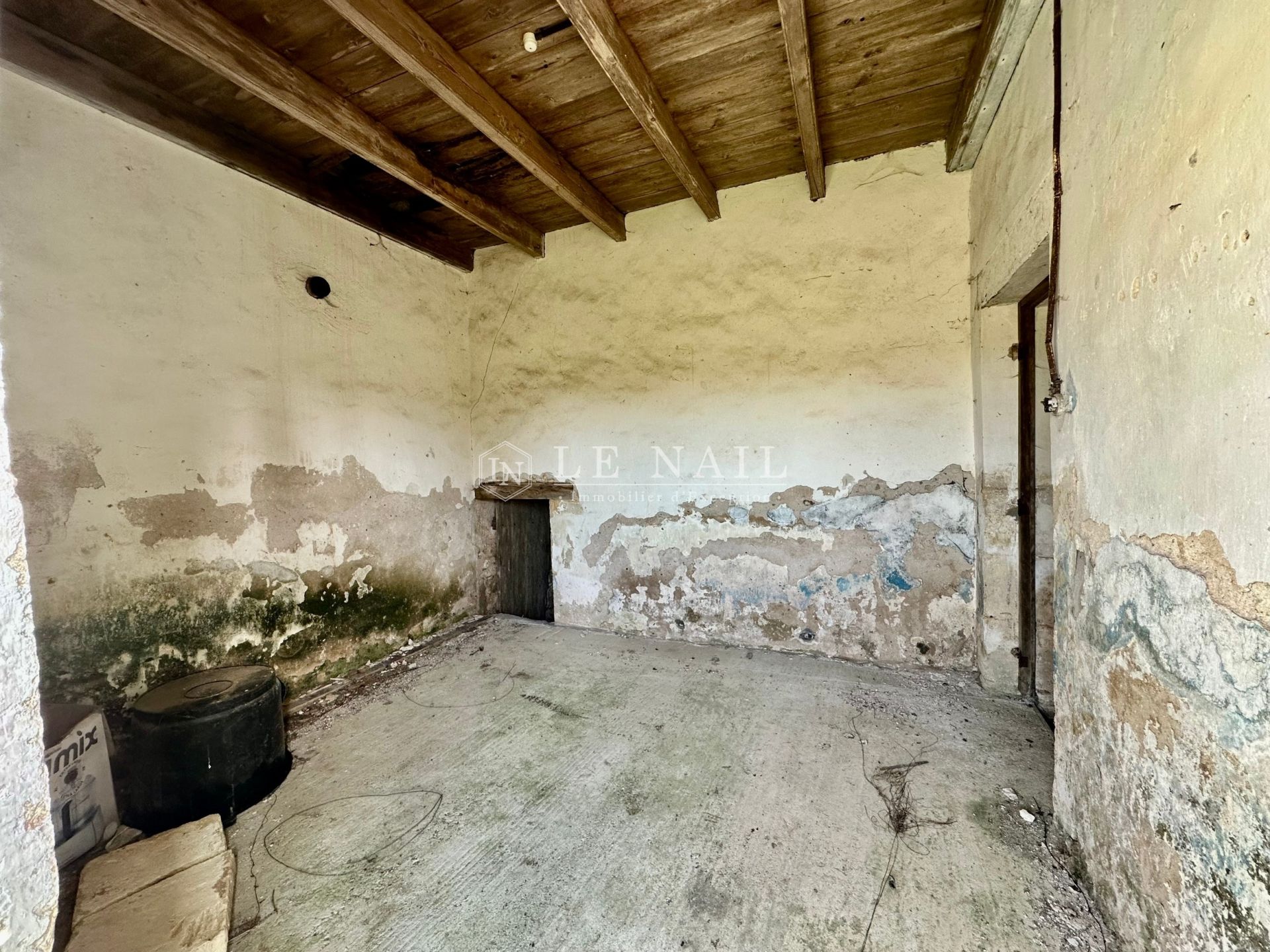castle 12 rooms for sale on GENSAC (33890)