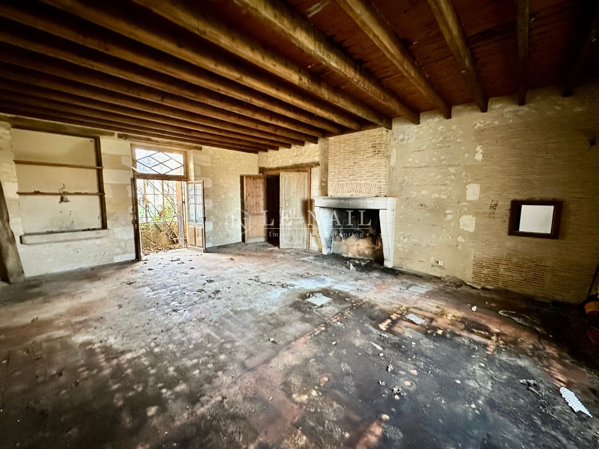castle 12 rooms for sale on GENSAC (33890)