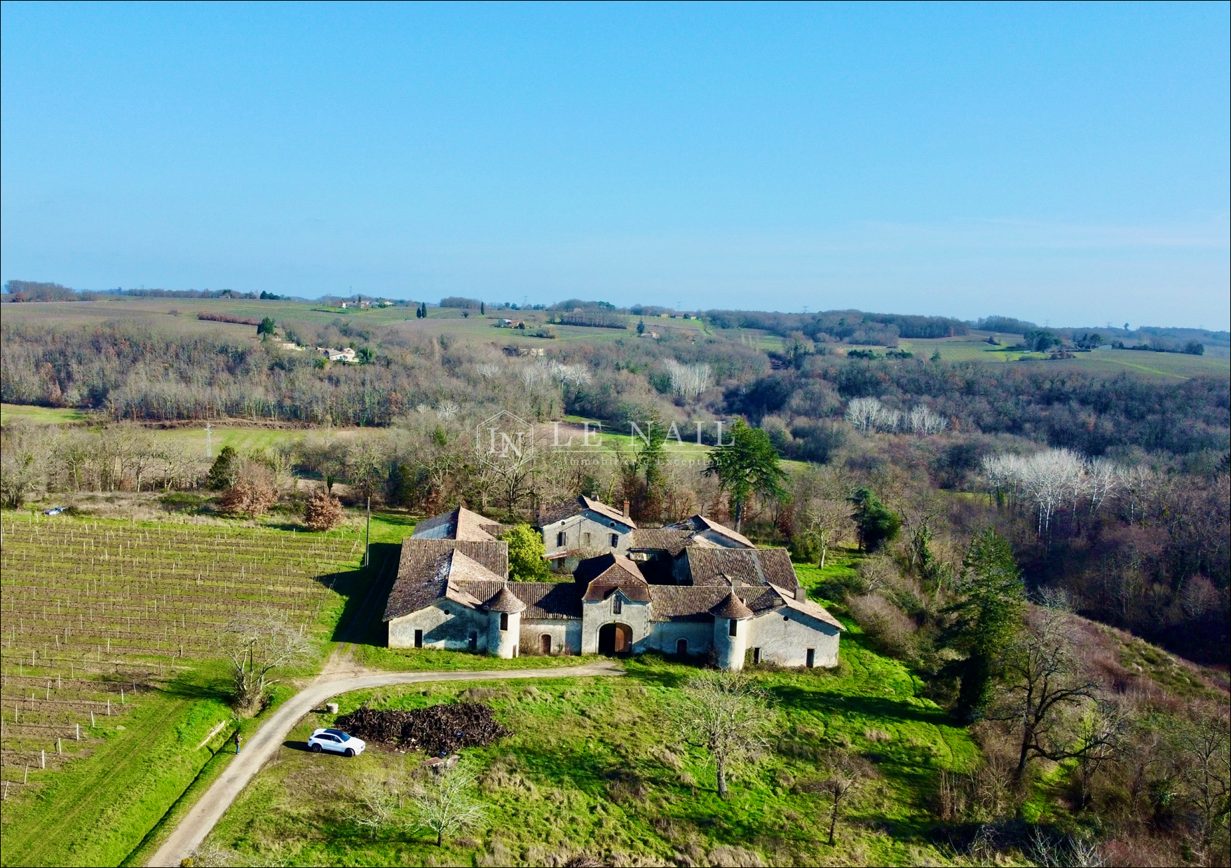 castle 12 rooms for sale on GENSAC (33890)