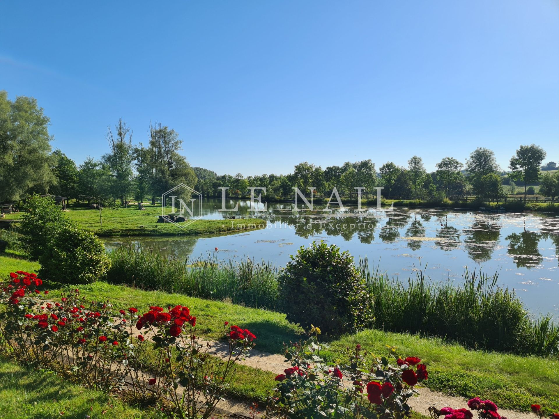 manoir 17 pièces en vente à CHATEAU GONTIER SUR MAYENNE (53200)