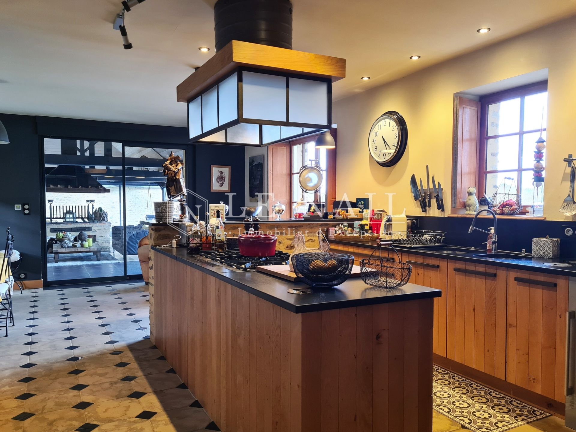 manoir 17 pièces en vente à CHATEAU GONTIER SUR MAYENNE (53200)