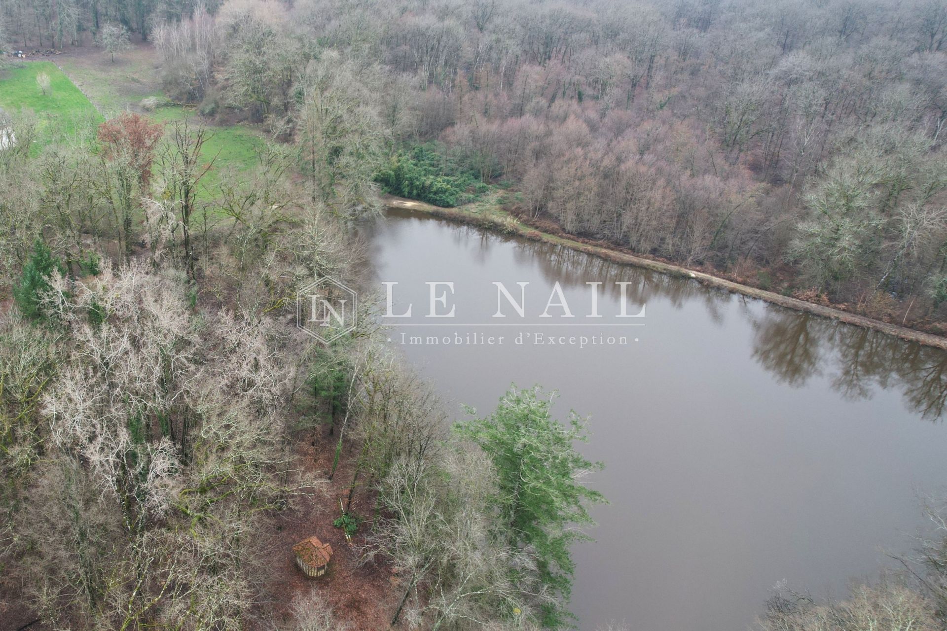 hunting estate 8 rooms for sale on NEUVY SUR BARANGEON (18330)