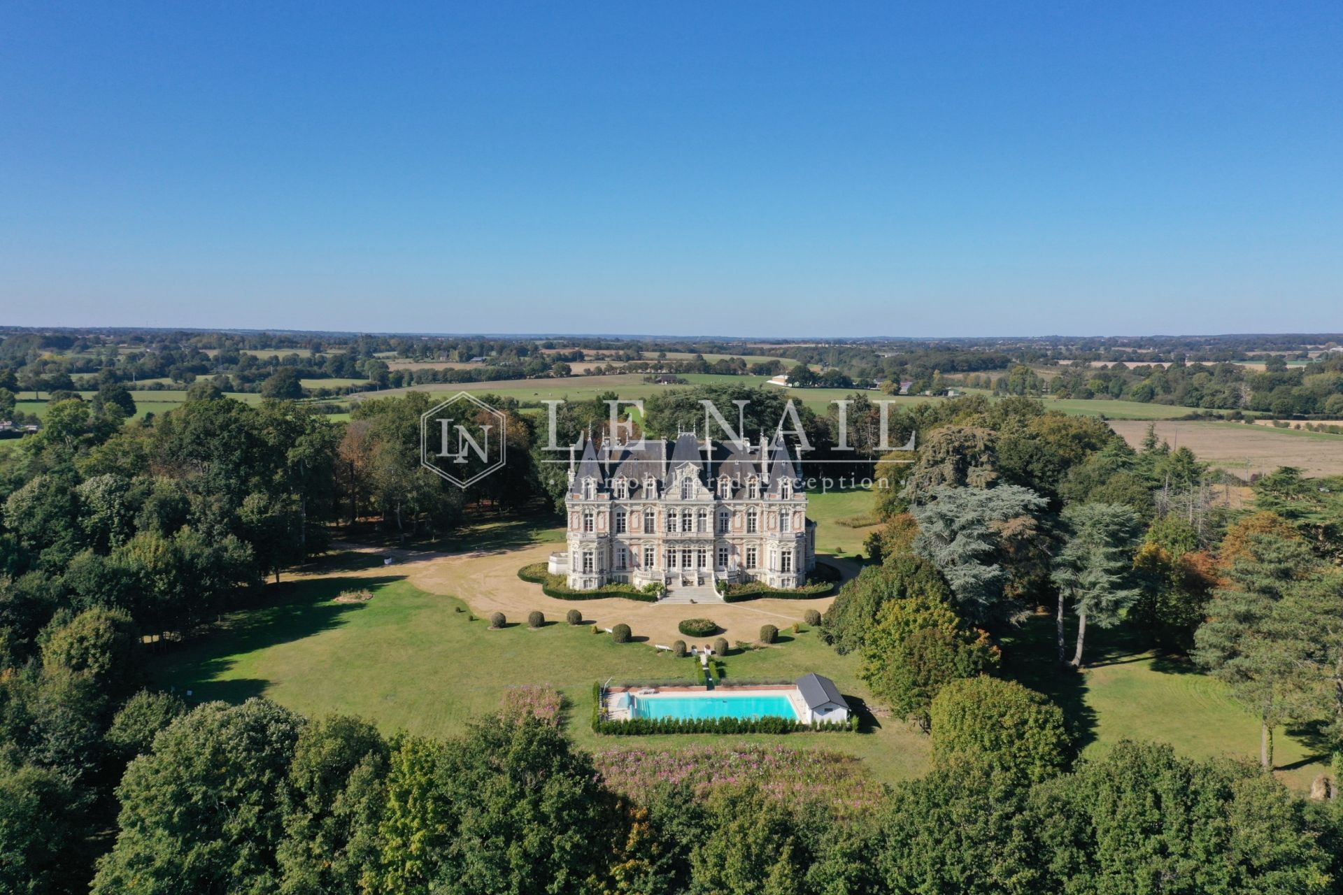 castle 32 rooms for sale on ANGERS (49000)