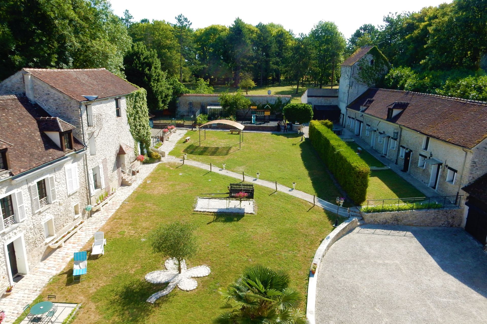 propriété 37 pièces en vente à CLAYE SOUILLY (77410)