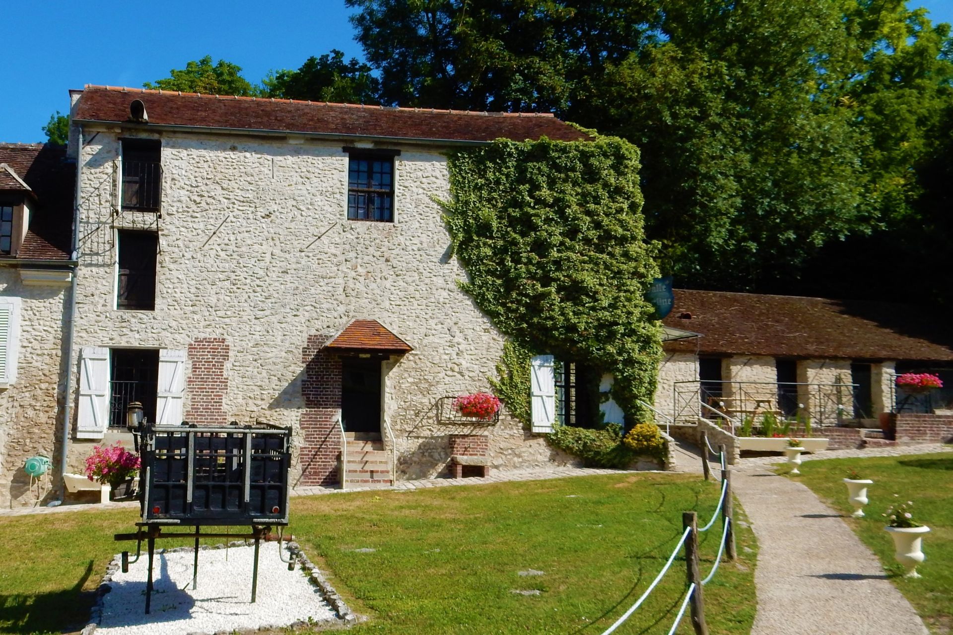propriété 37 pièces en vente à CLAYE SOUILLY (77410)