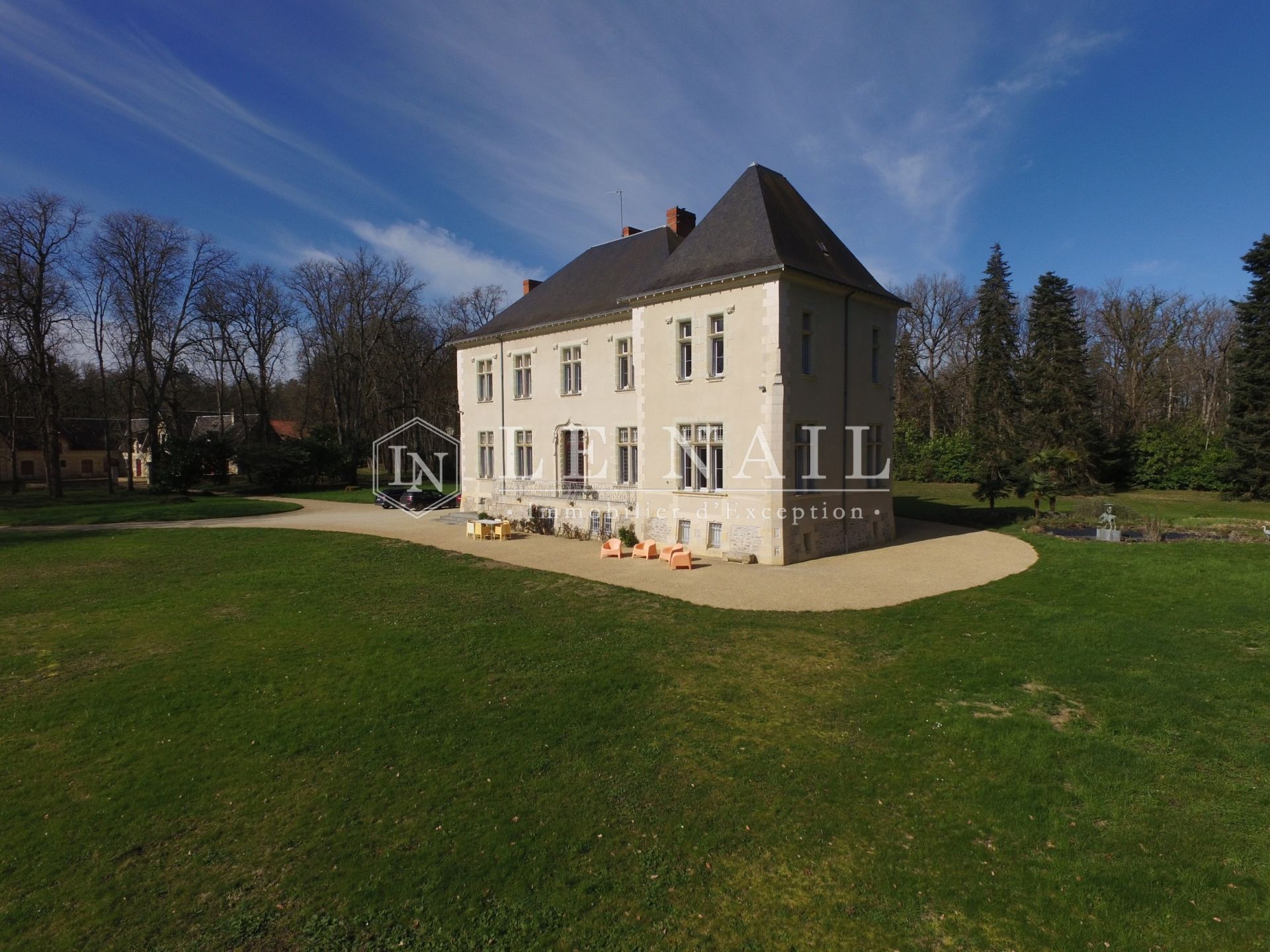 château 11 pièces en vente à POITIERS (86000)