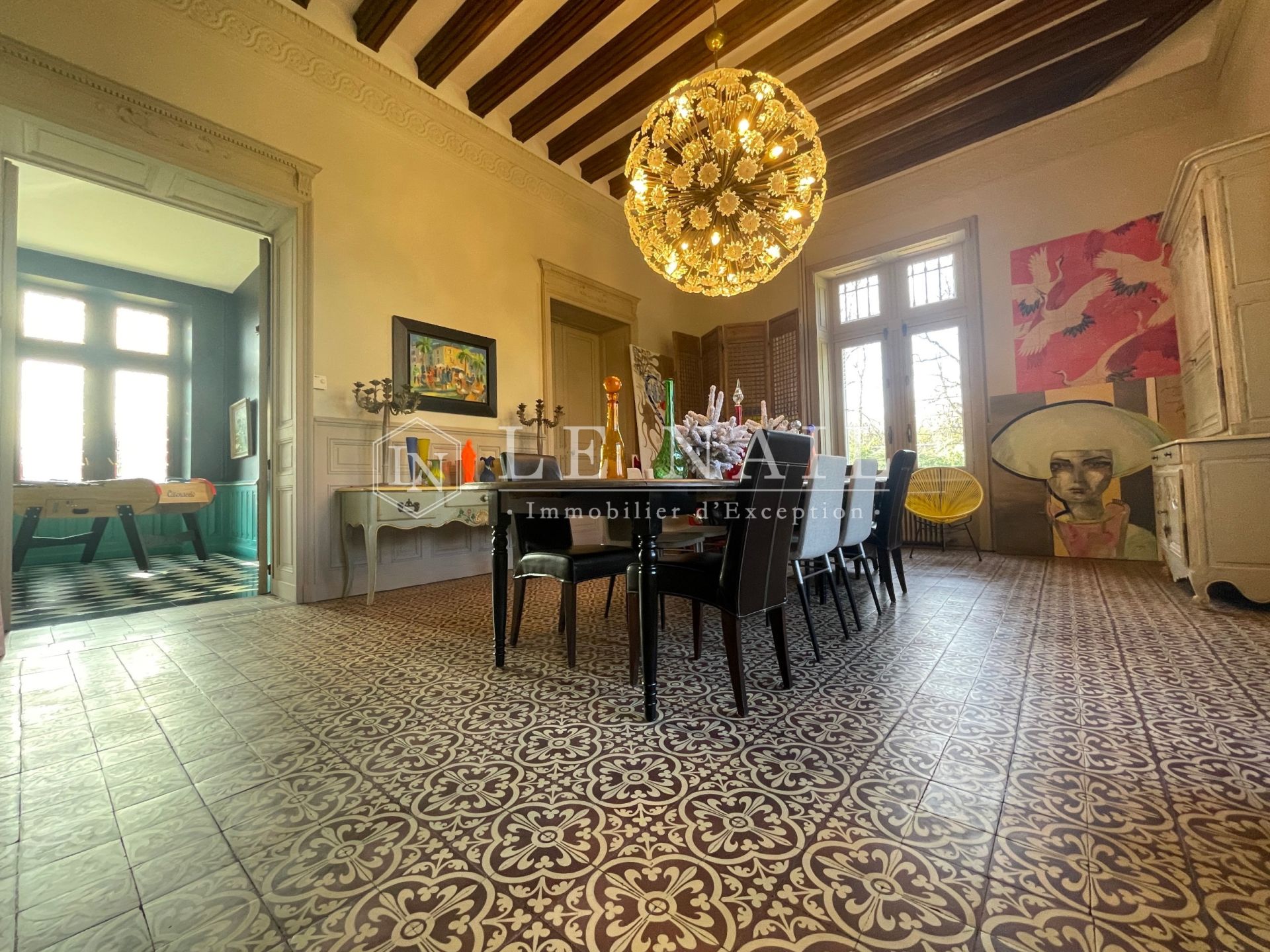 castle 11 rooms for sale on POITIERS (86000)