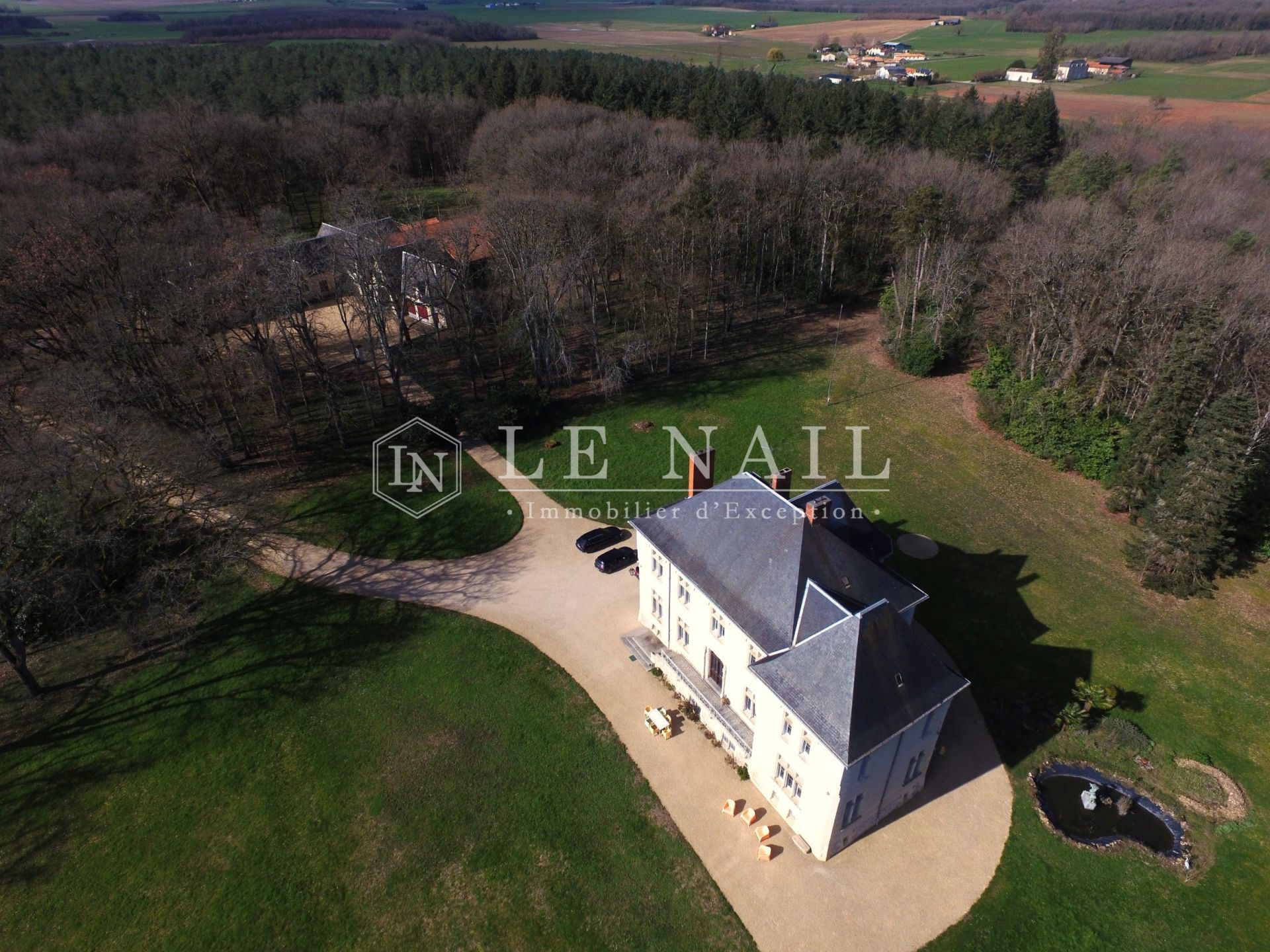 château 11 pièces en vente à POITIERS (86000)