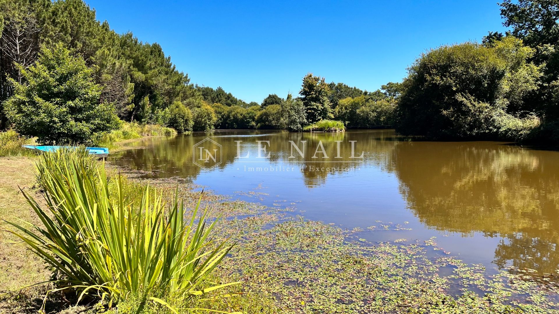 property 20 rooms for sale on PORNIC (44210)