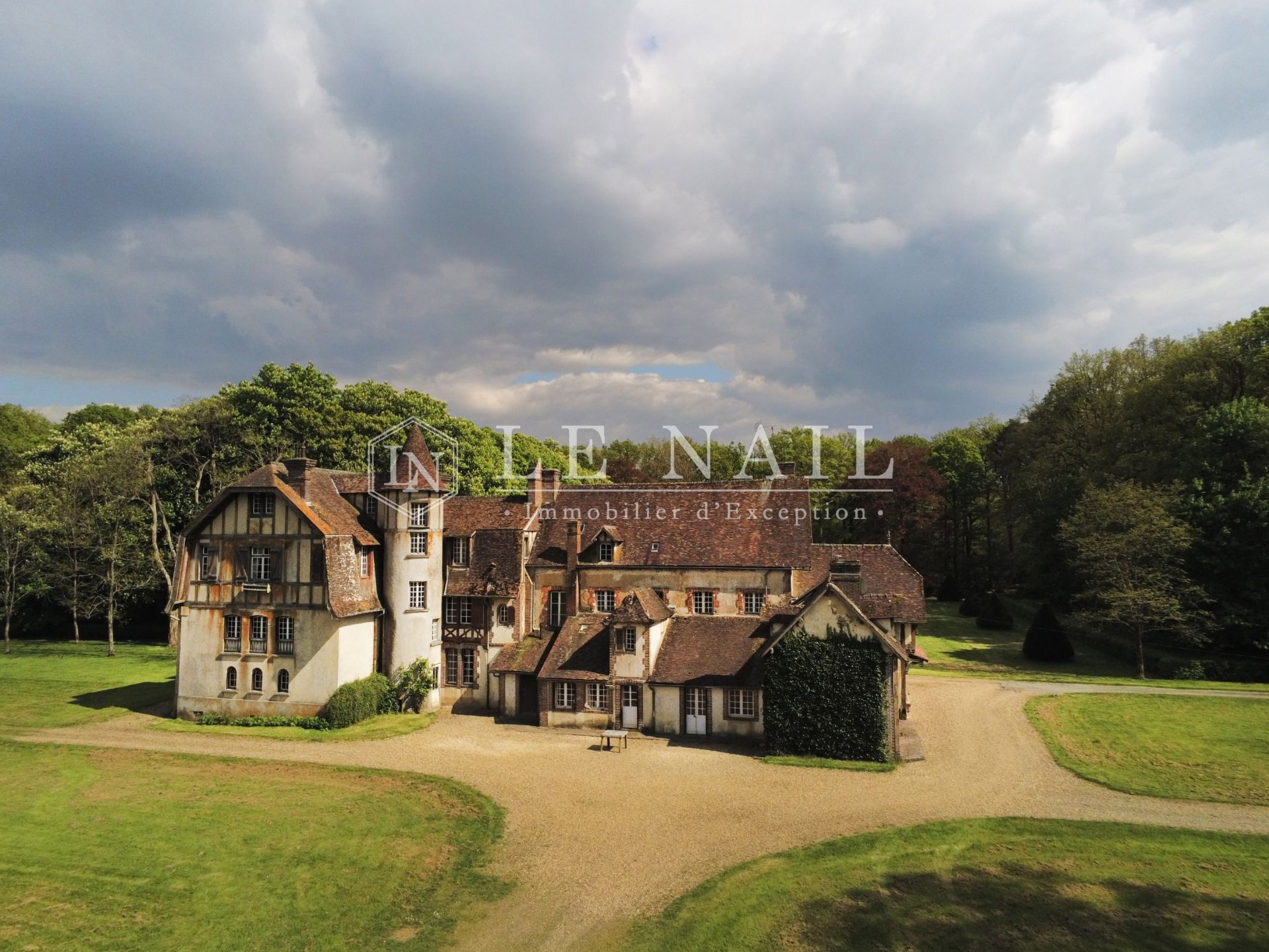 castle 27 rooms for sale on SENONCHES (28250)