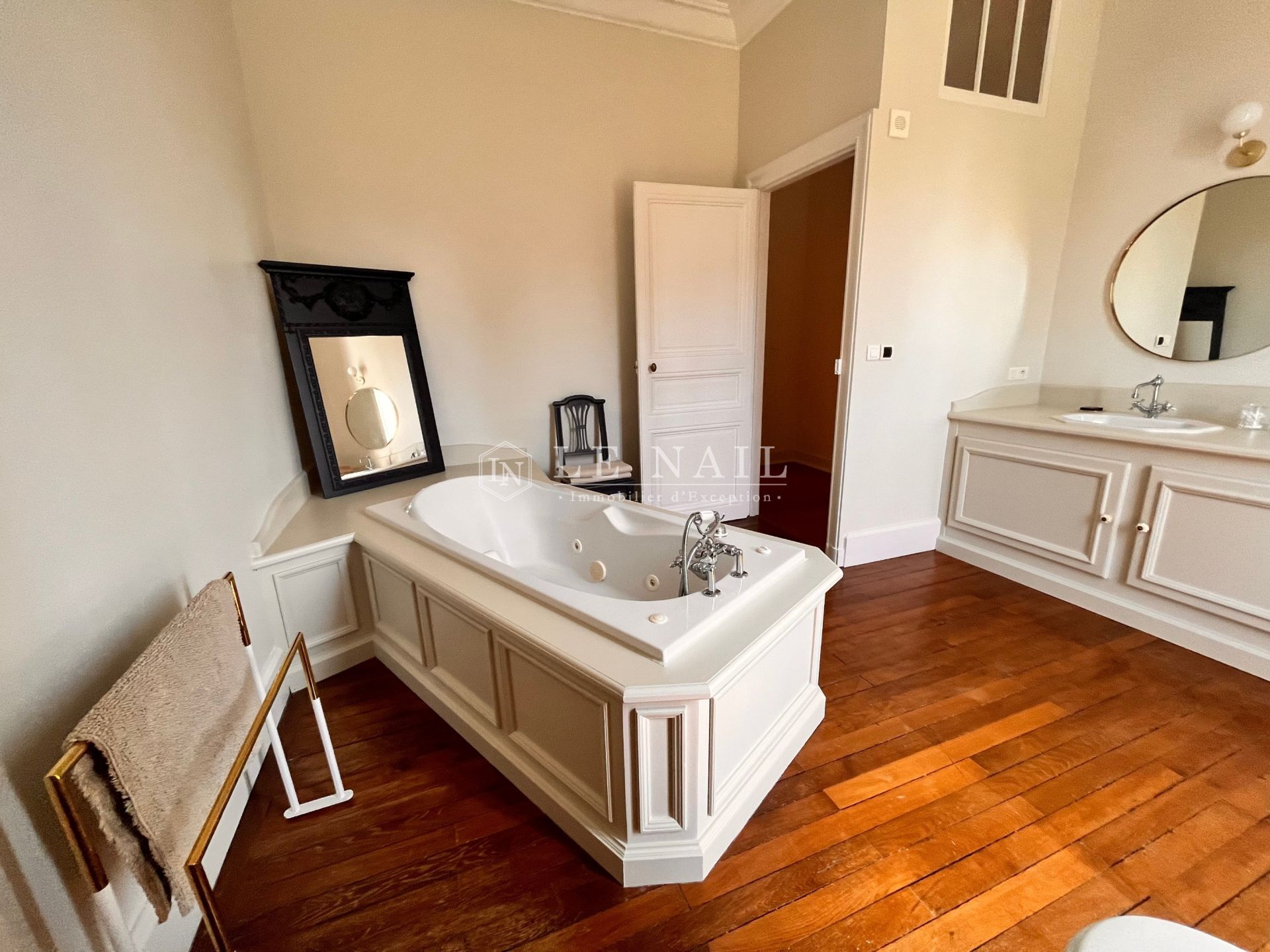 property 7 rooms for sale on VIEILLEVIGNE (44116)
