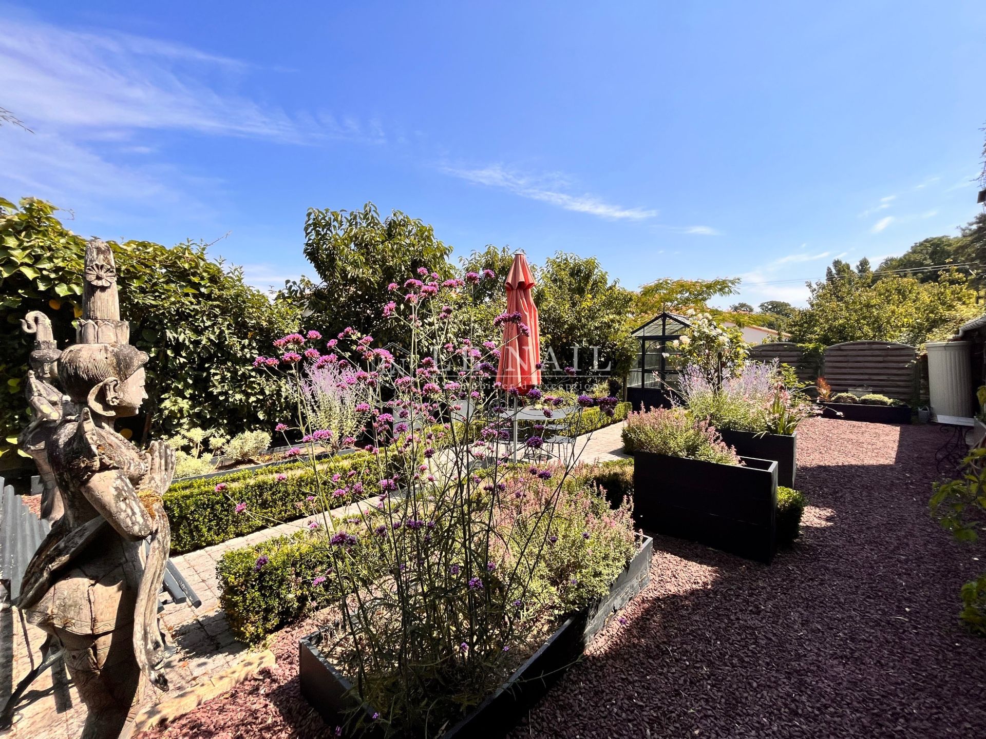 property 7 rooms for sale on VIEILLEVIGNE (44116)