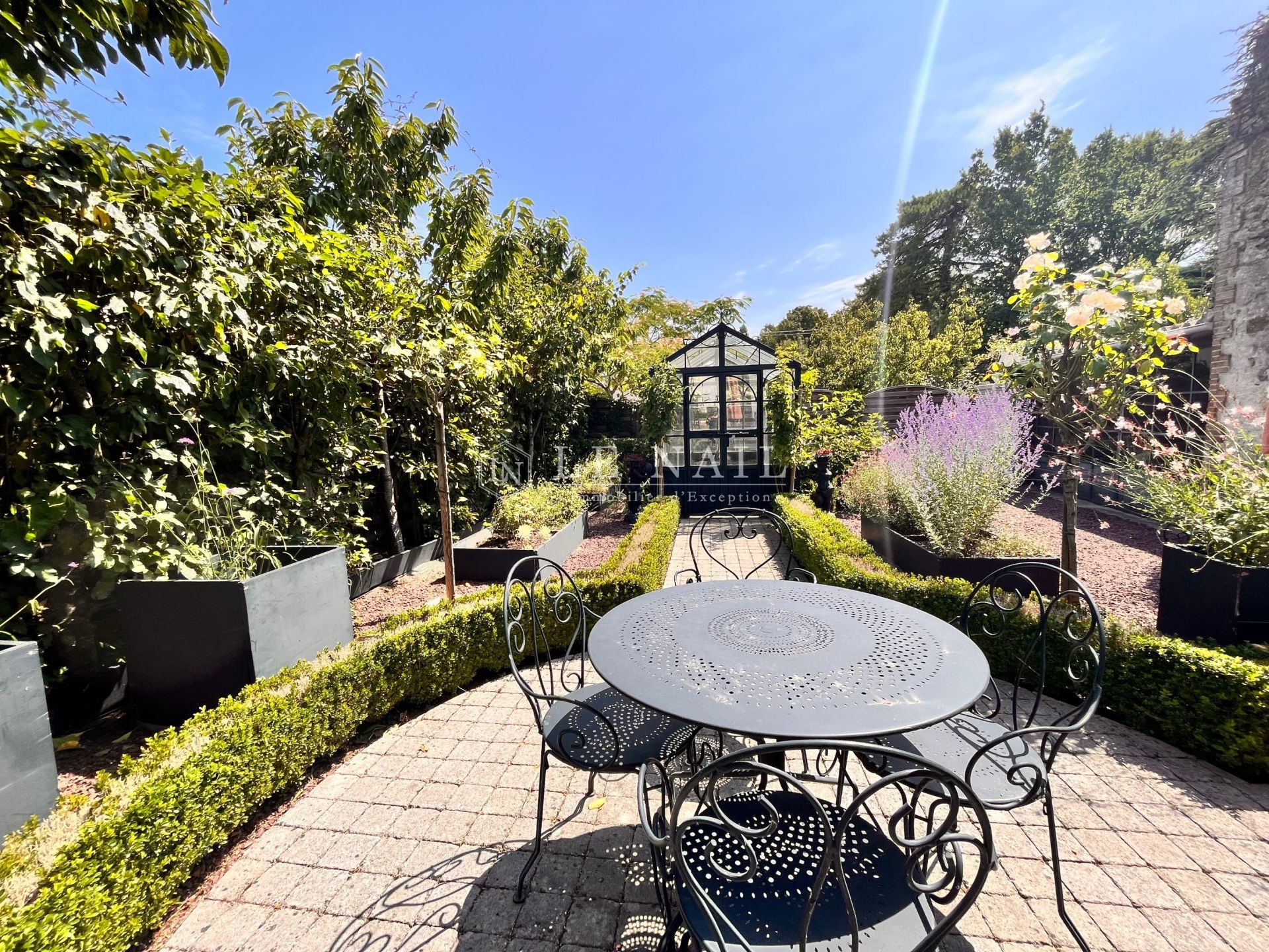 property 7 rooms for sale on VIEILLEVIGNE (44116)