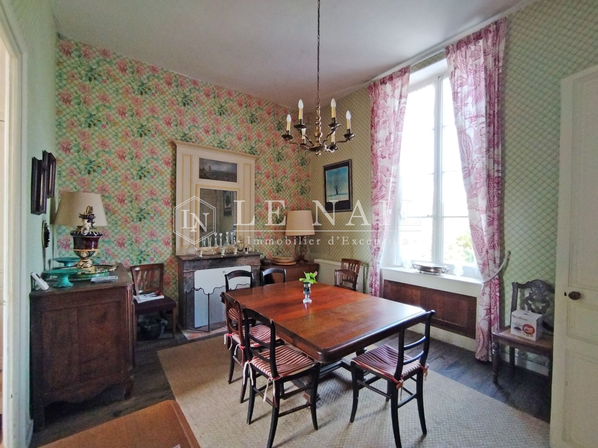 house 9 rooms for sale on LE LION D ANGERS (49220)