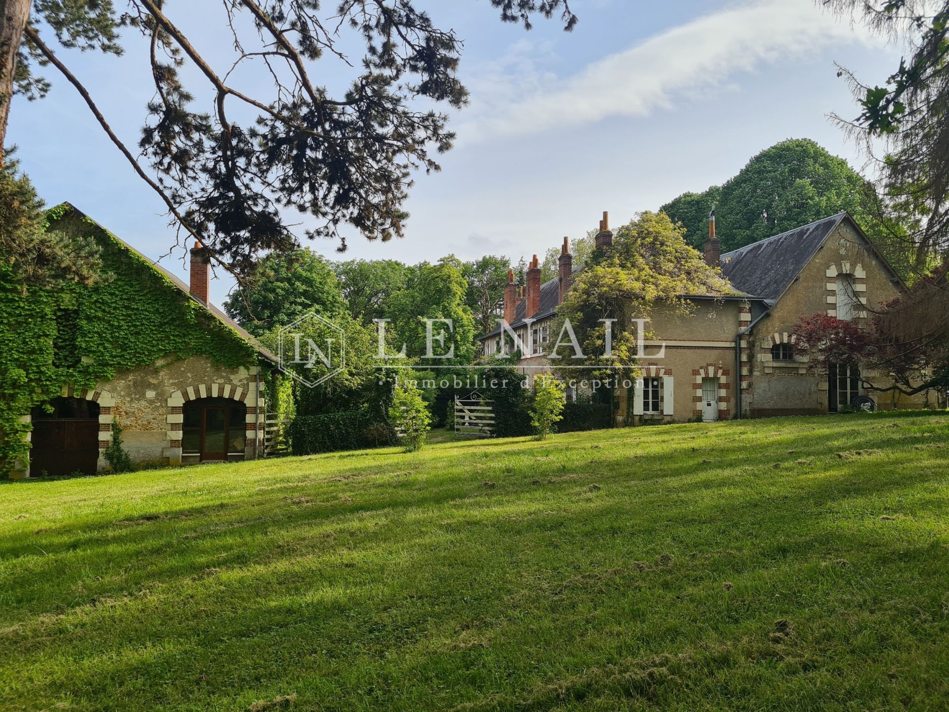 château 20 pièces en vente à TOURS (37000)