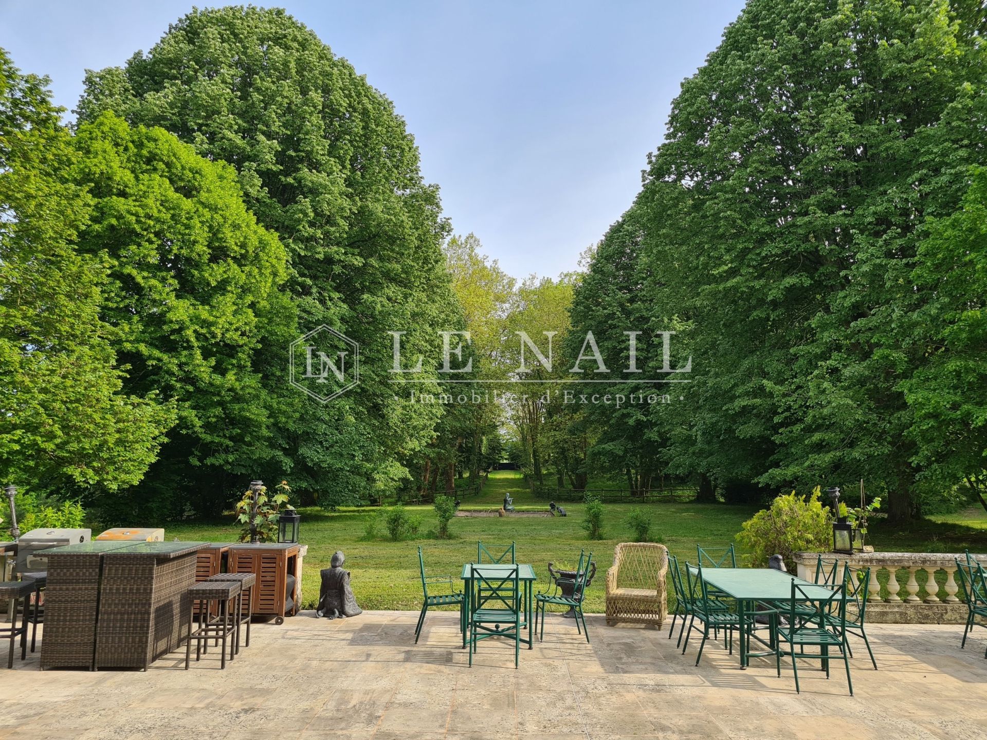 château 20 pièces en vente à TOURS (37000)