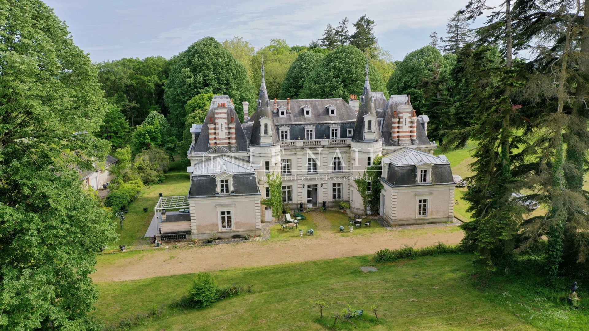 château 20 pièces en vente à TOURS (37000)
