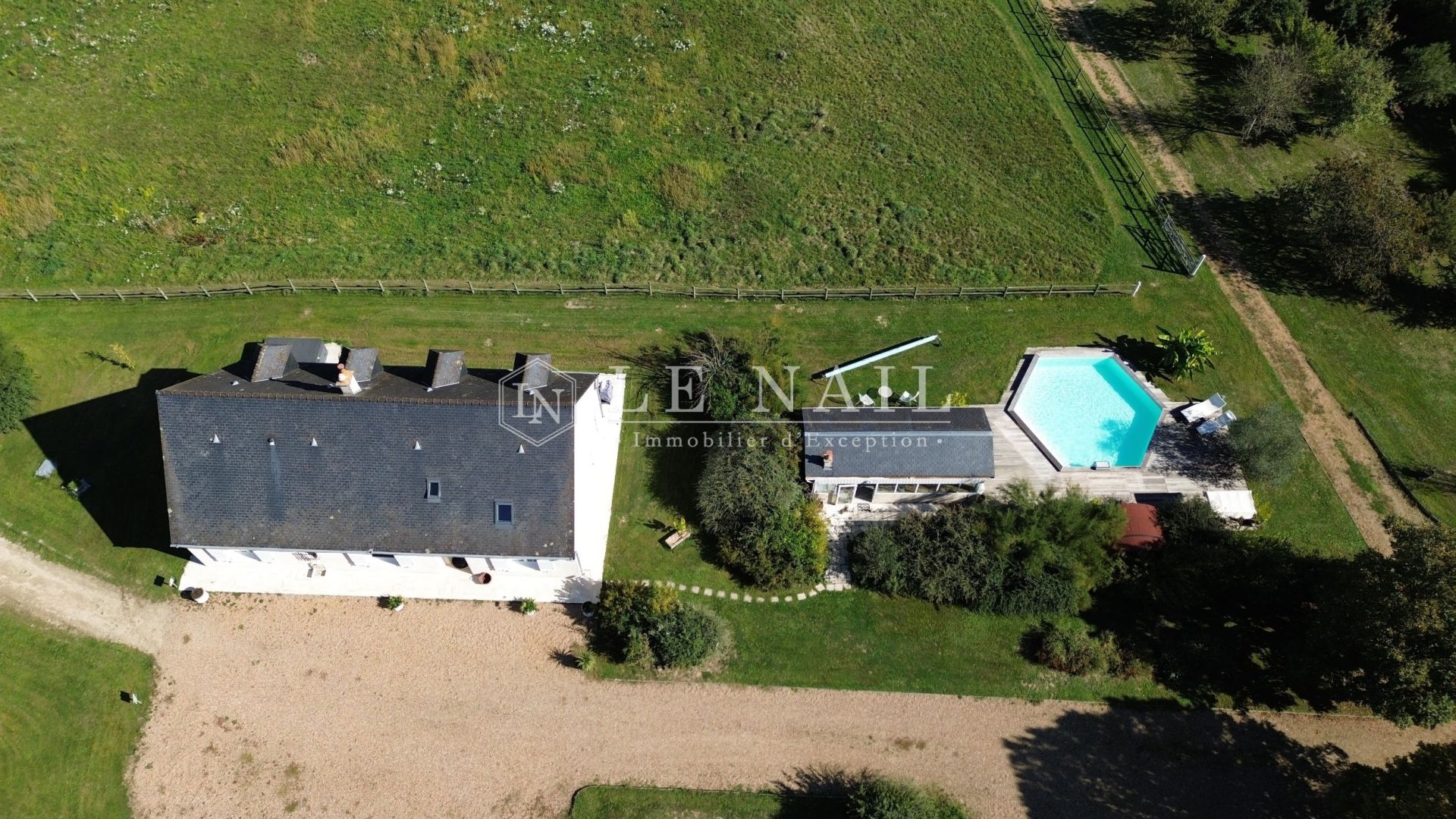 house 11 rooms for sale on NEUVY LE ROI (37370)